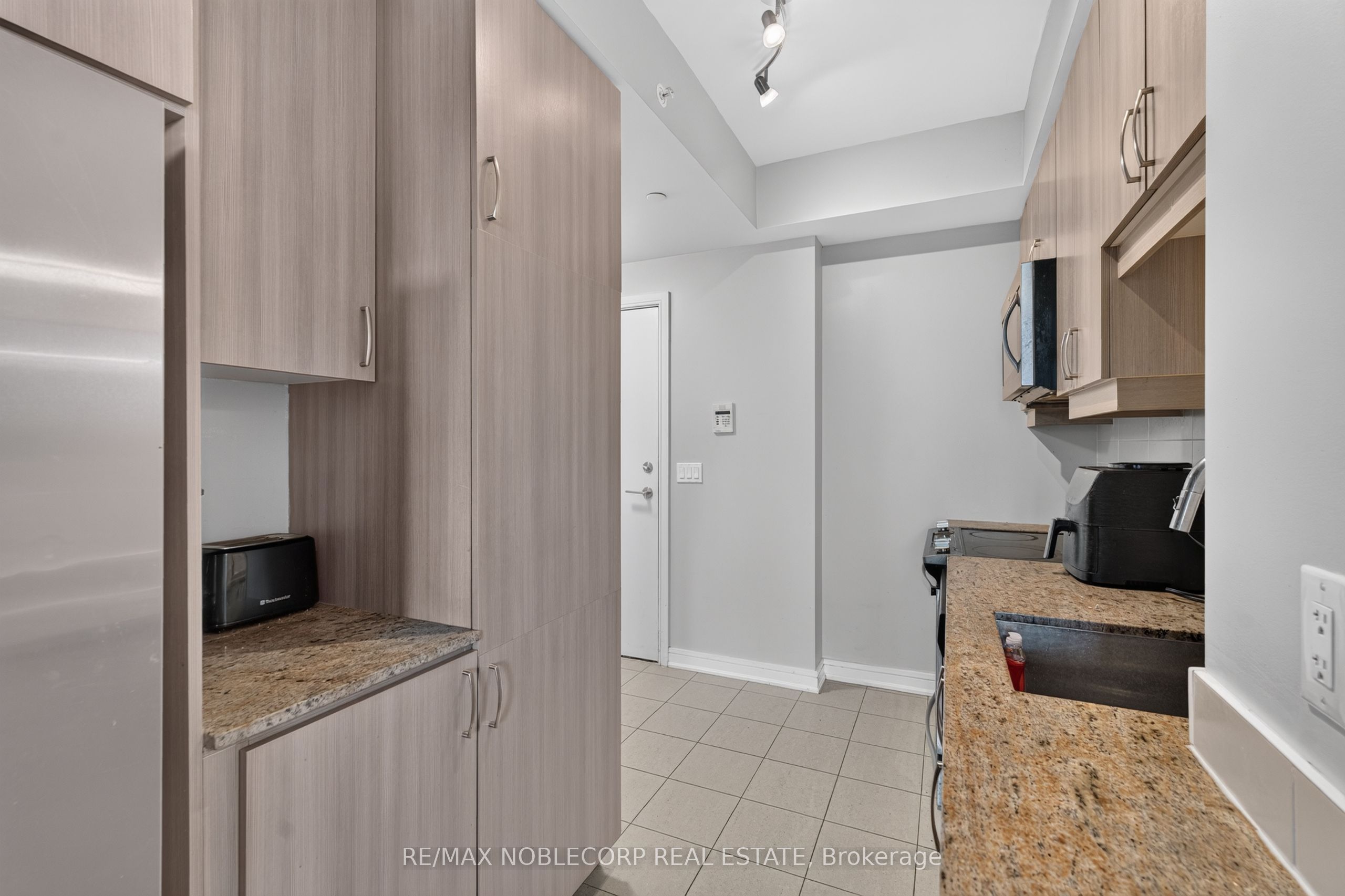 9191 Yonge Street 206sw Property Photo 7