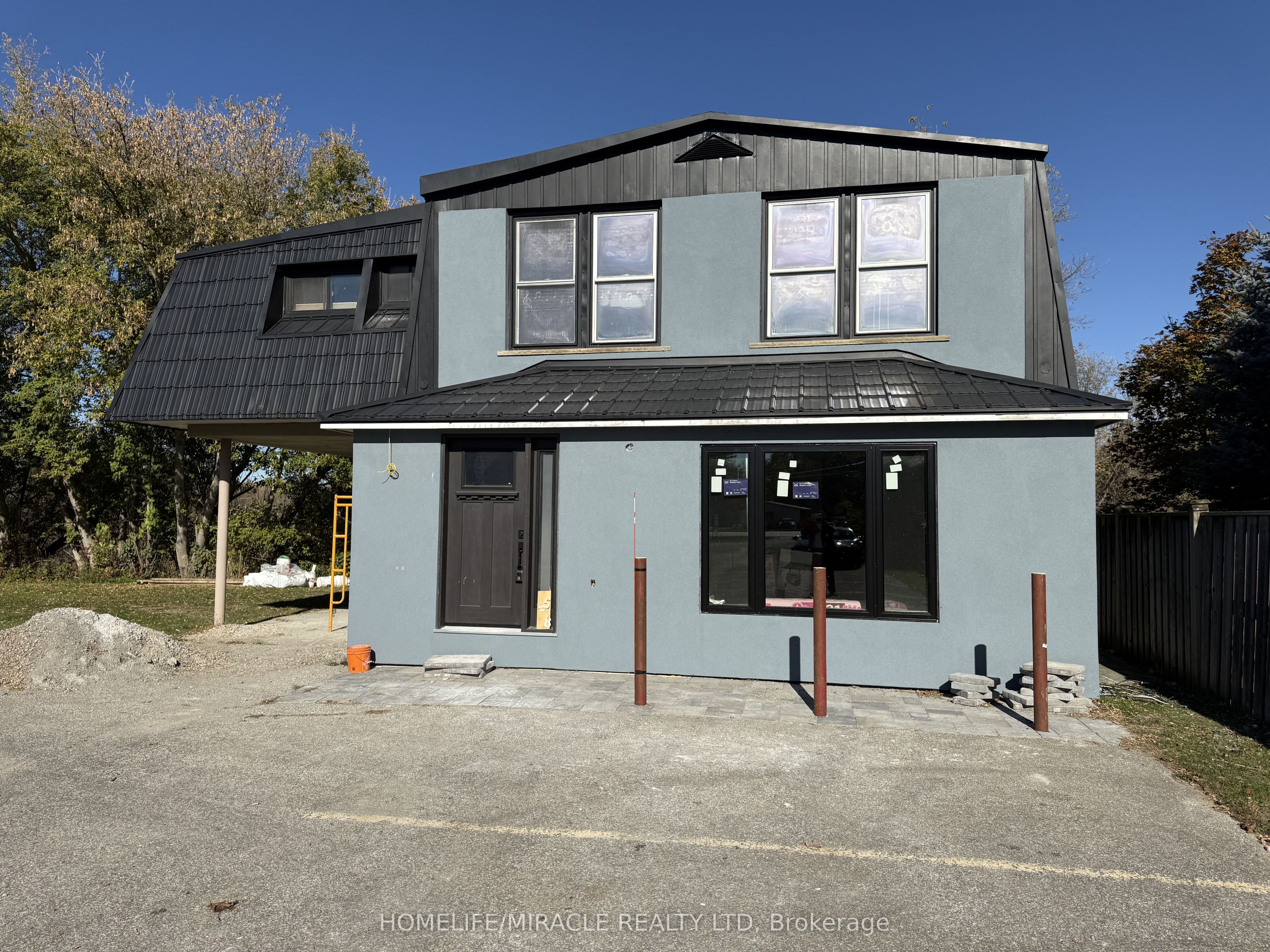 568 Victoria Street Property Photo 3