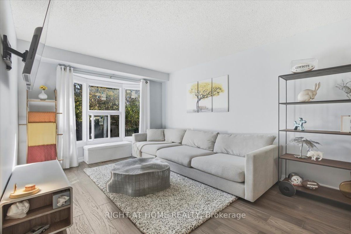 31 Sunbird Boulevard Property Photo 7