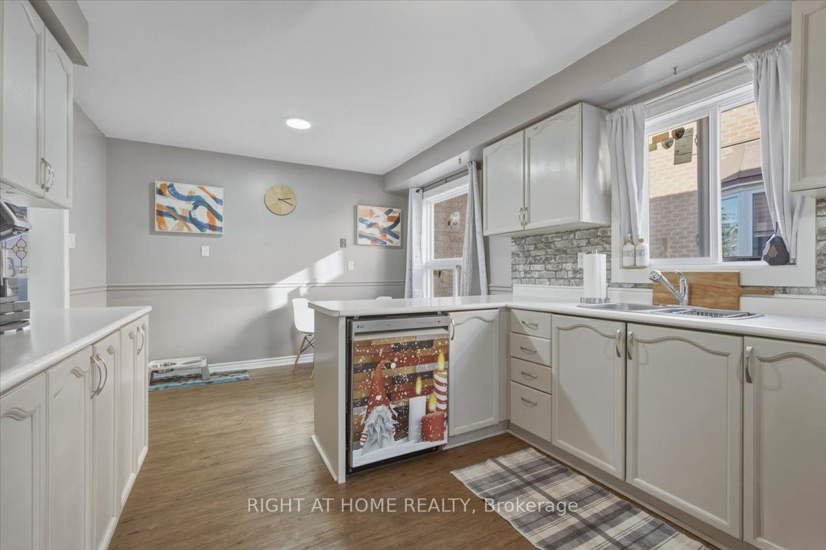 31 Sunbird Boulevard Property Photo 11