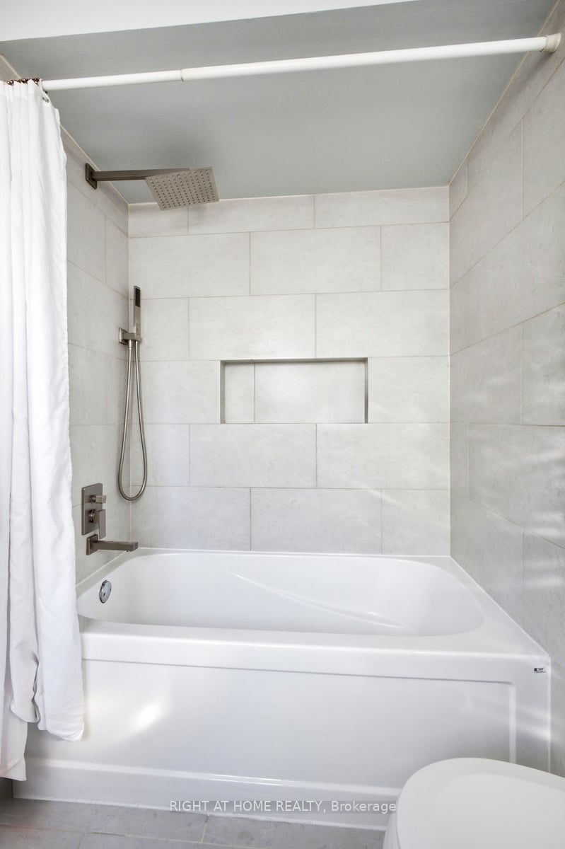 31 Sunbird Boulevard Property Photo 18