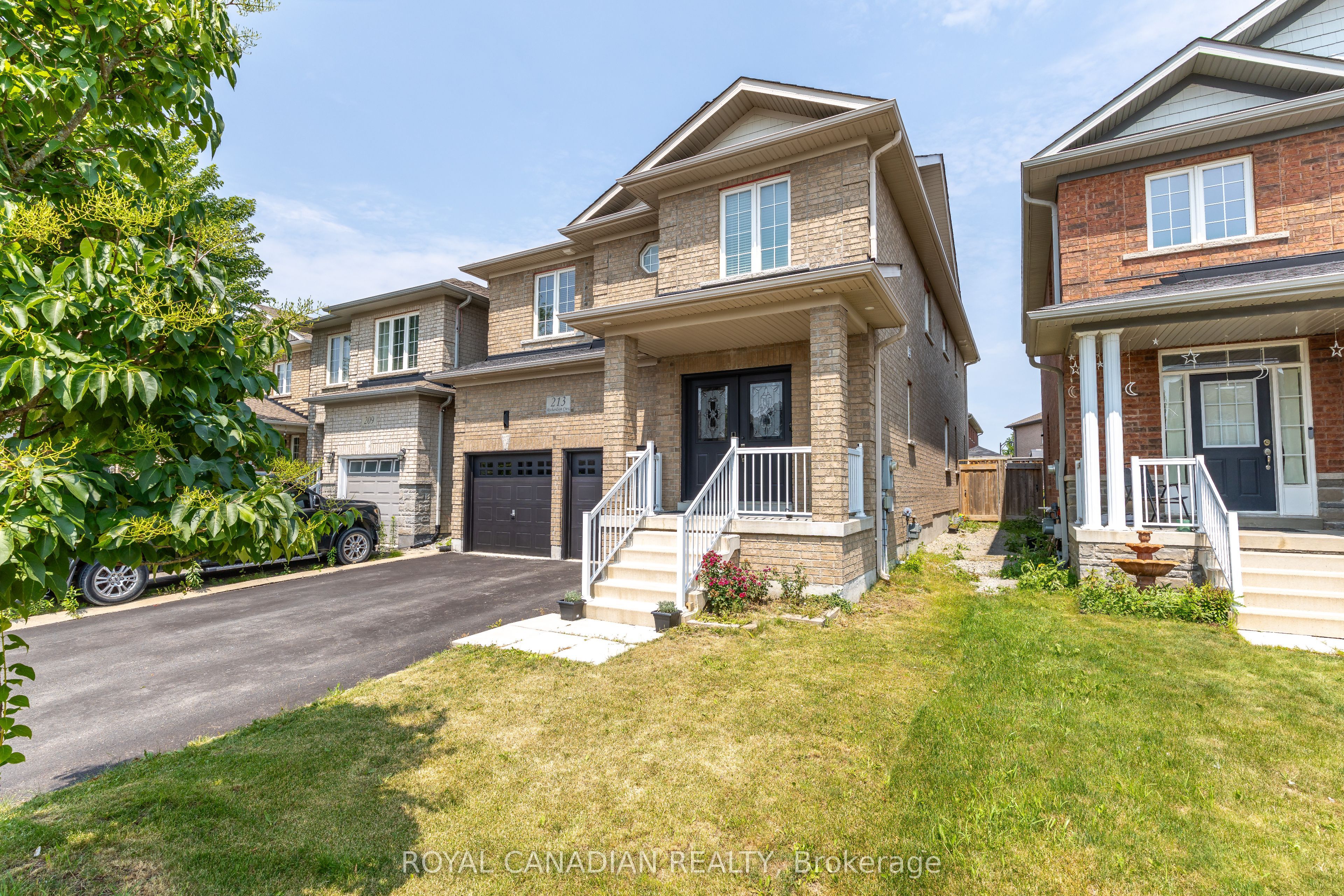 213 Richardson Crescent Property Photo 1