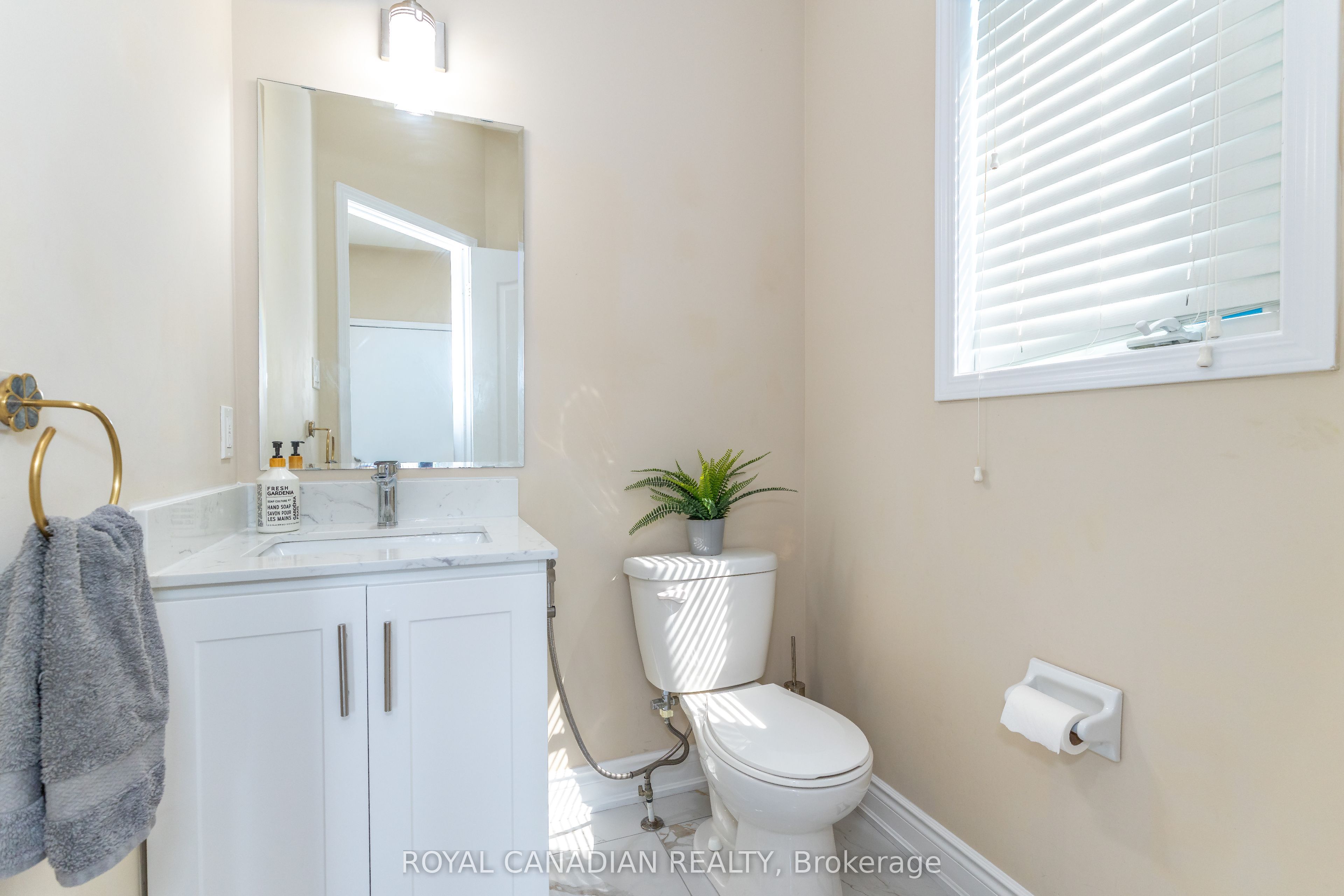 213 Richardson Crescent Property Photo 8