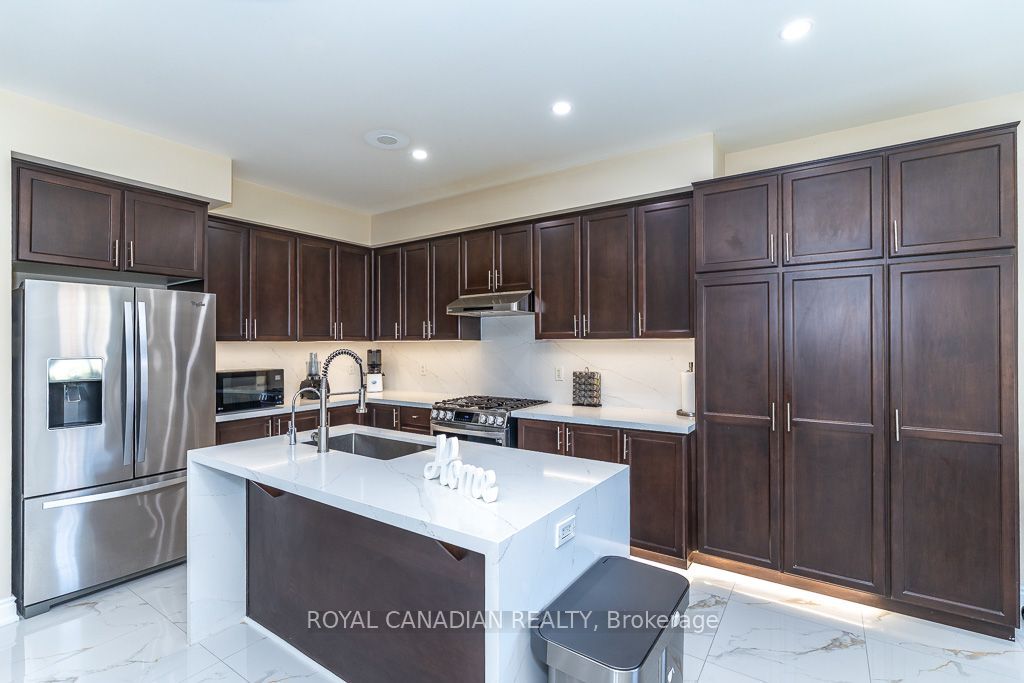 213 Richardson Crescent Property Photo 18