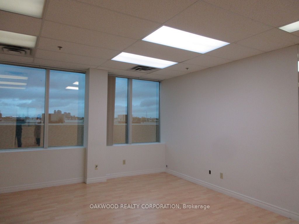 8000 Jane Street Tb 203 Property Photo 5