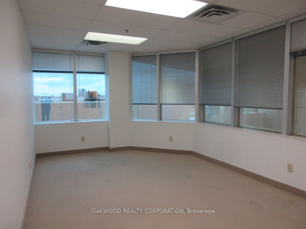 8000 Jane Street Tb 203 Property Photo 7