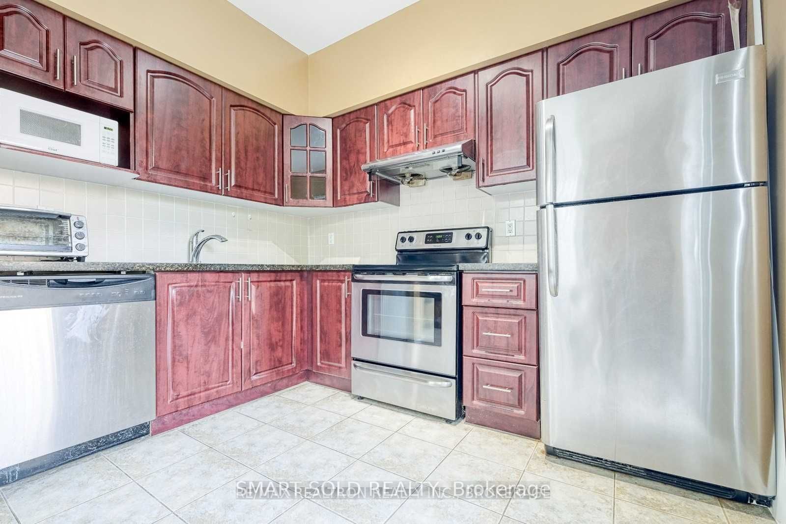 76e Leitchcroft Crescent Property Photo 6