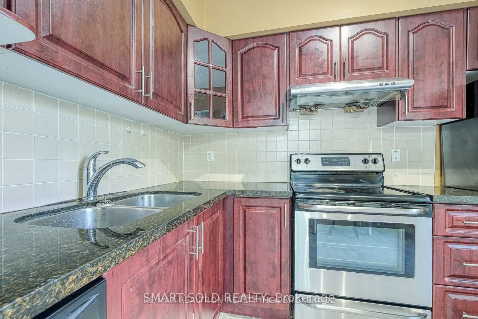 76e Leitchcroft Crescent Property Photo 7