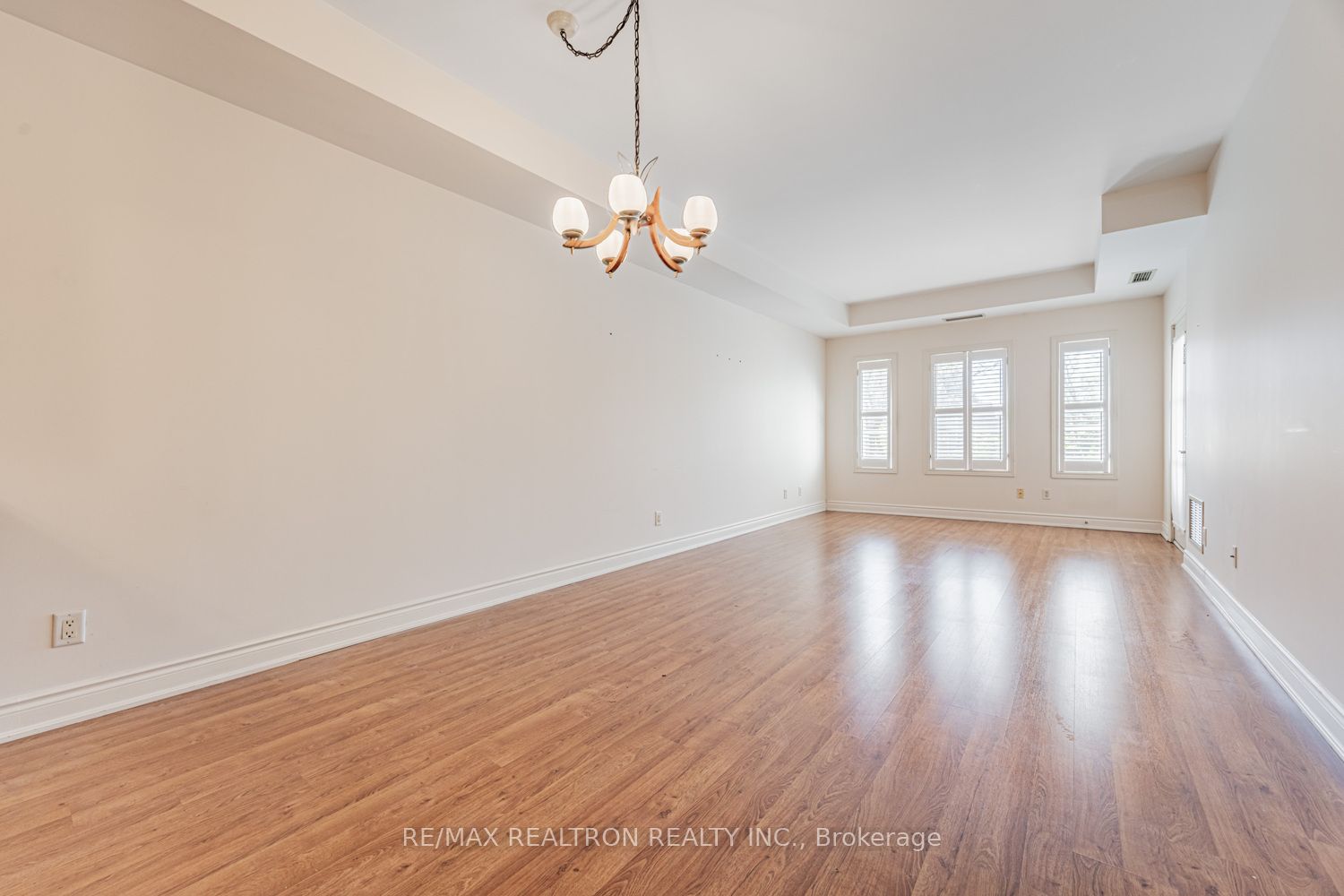 9901 Keele Street 207 Property Photo 2