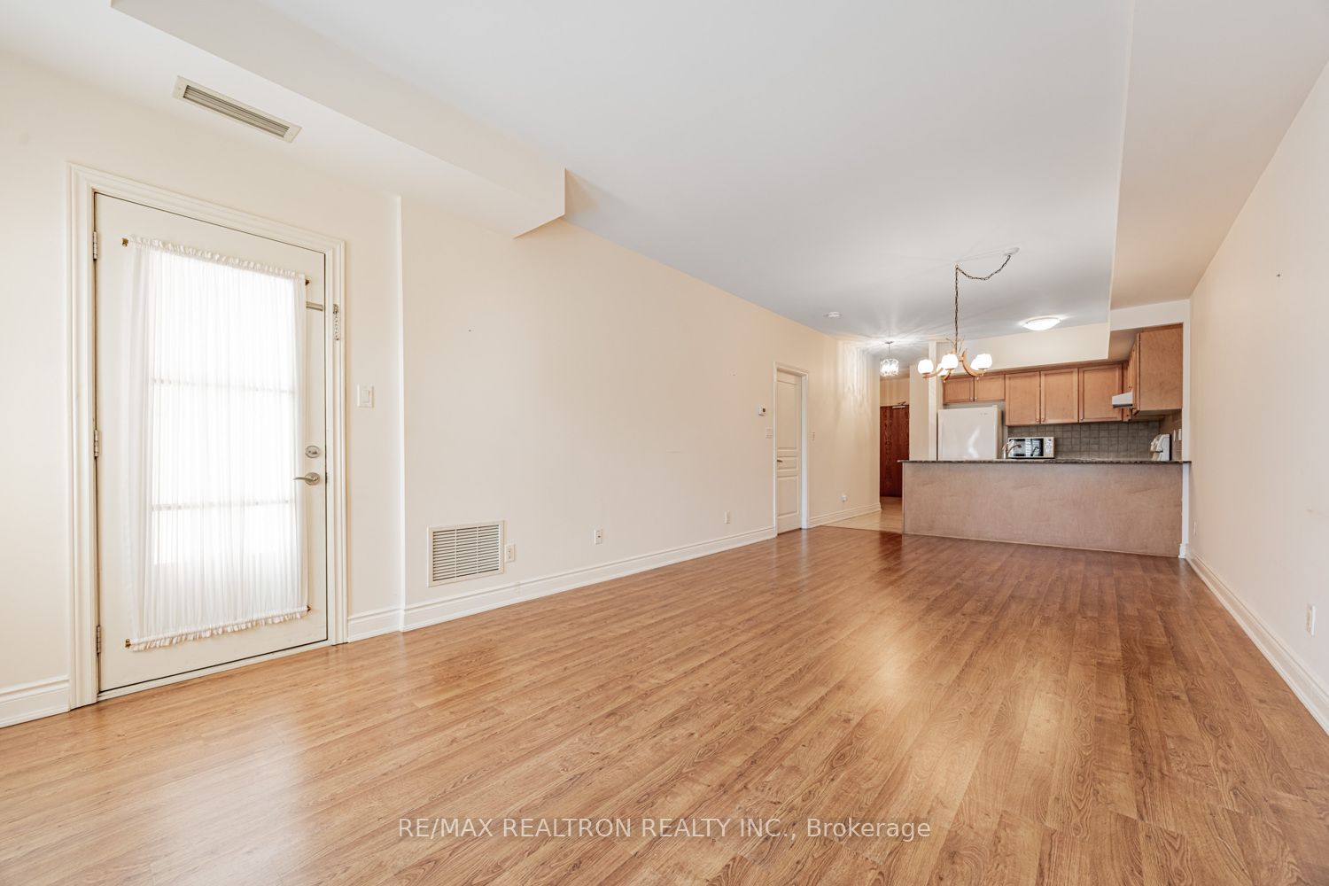 9901 Keele Street 207 Property Photo 4