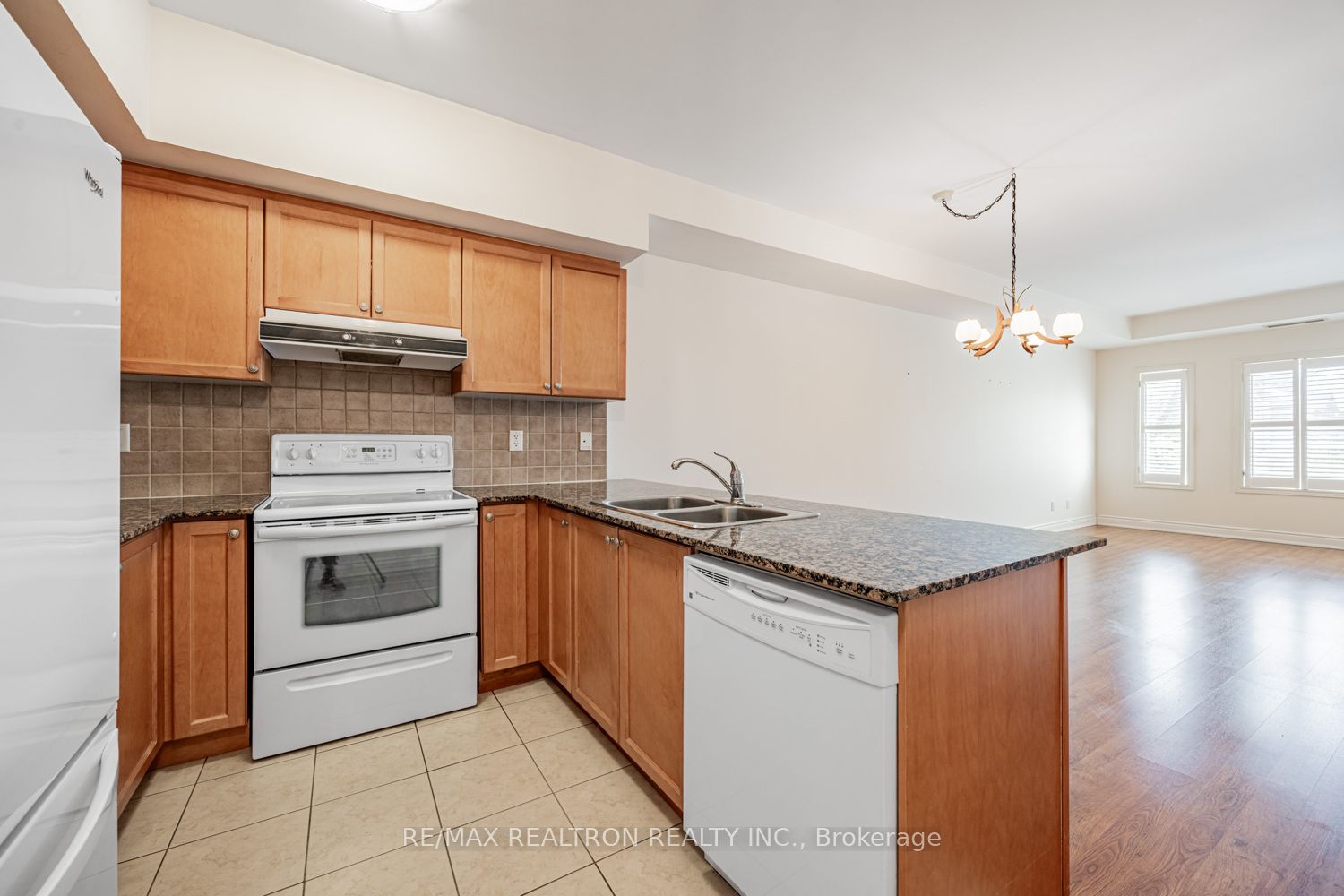 9901 Keele Street 207 Property Photo 8