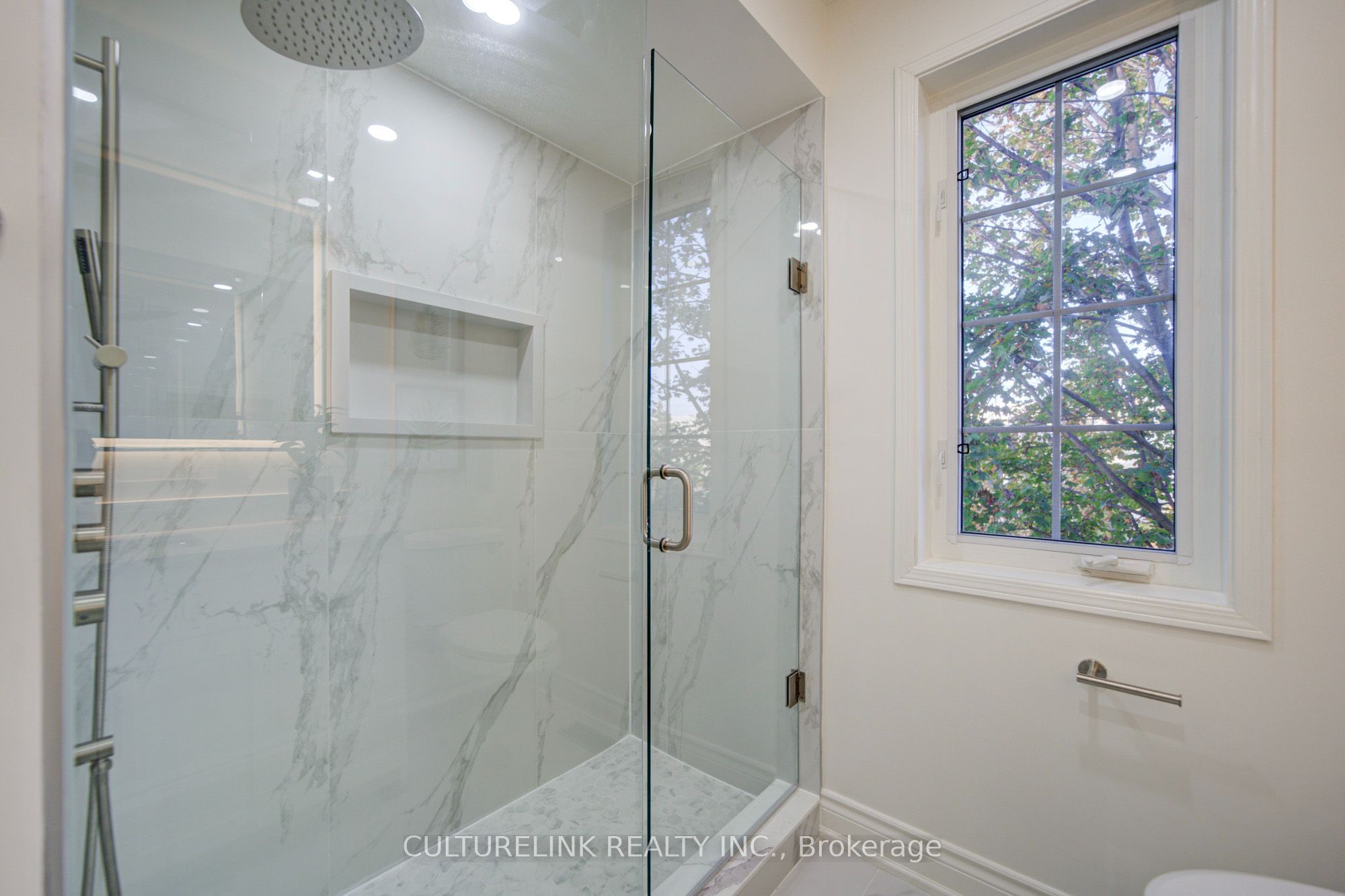 2 Hartwell Place Property Photo 24