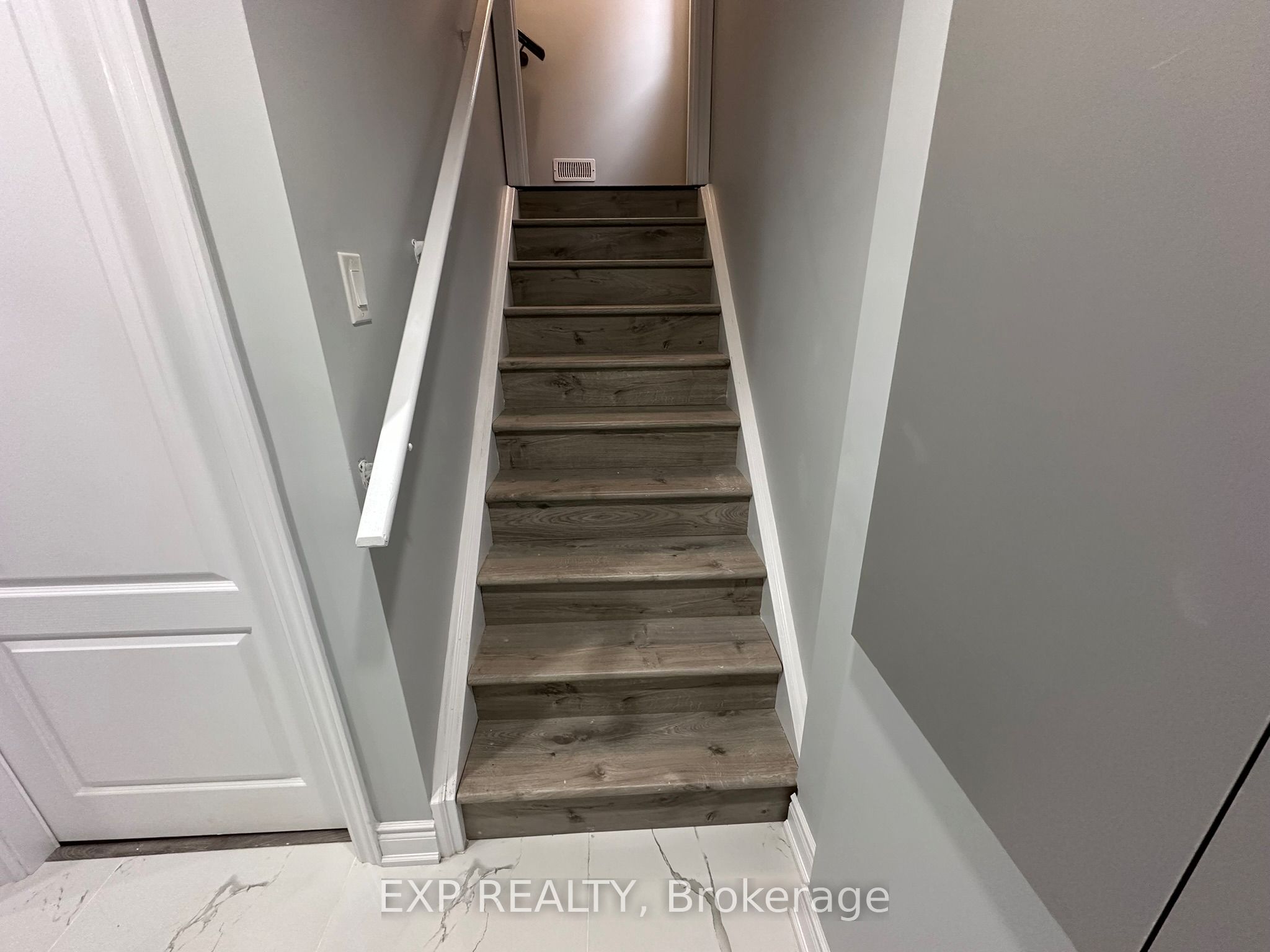 31 Lorne Thomas Place Property Photo 2