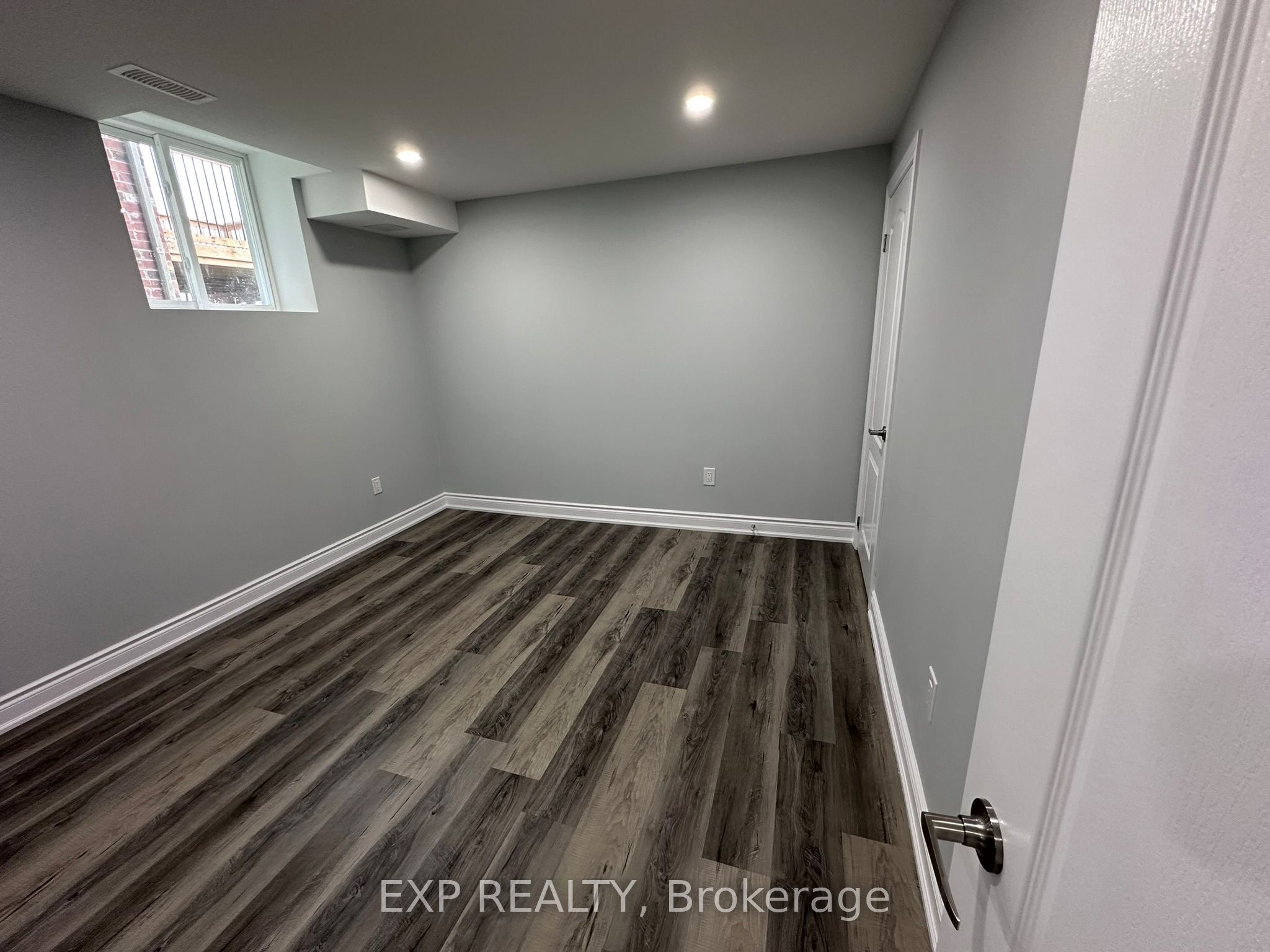 31 Lorne Thomas Place Property Photo 17