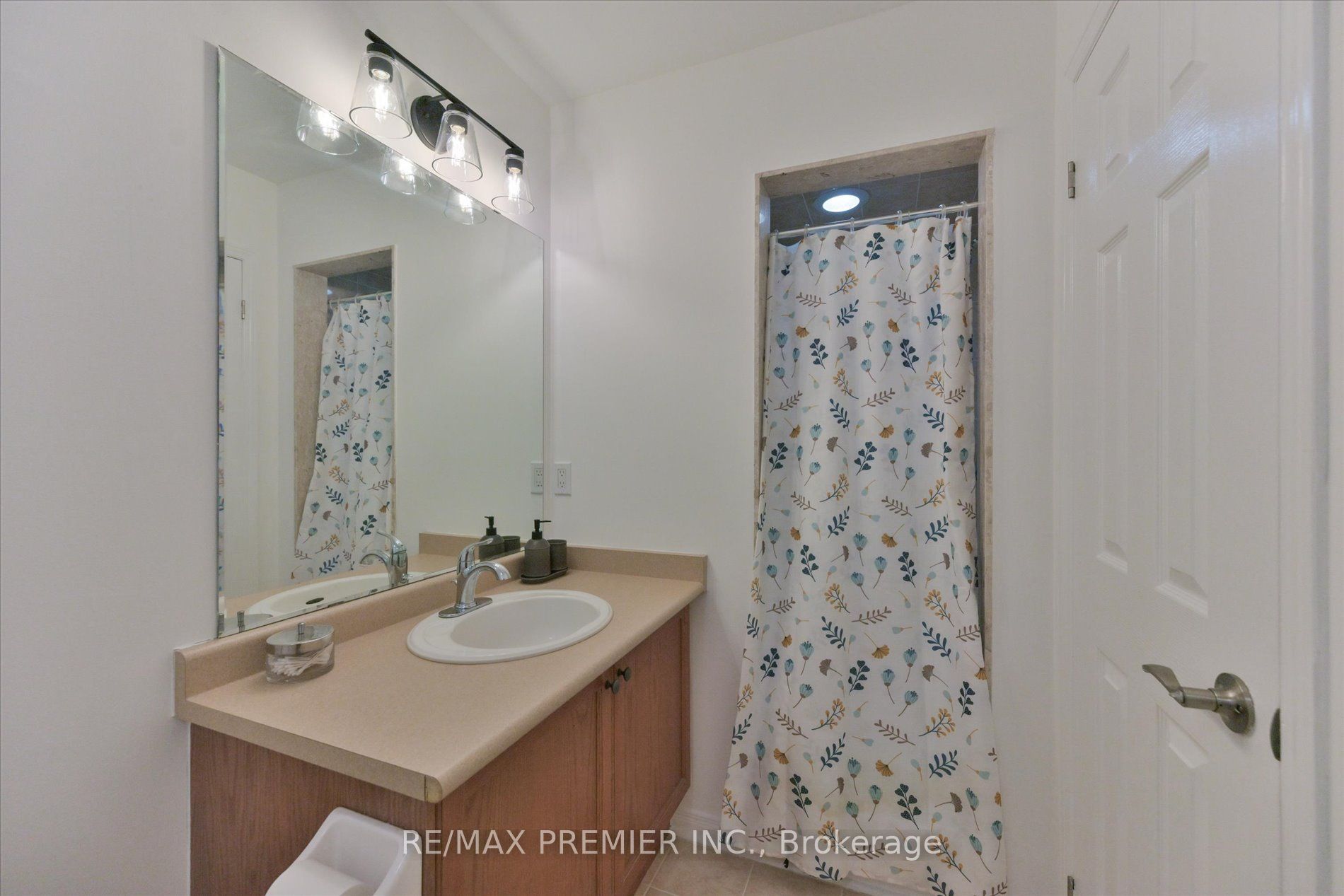 22 Lucerne Drive Property Photo 28