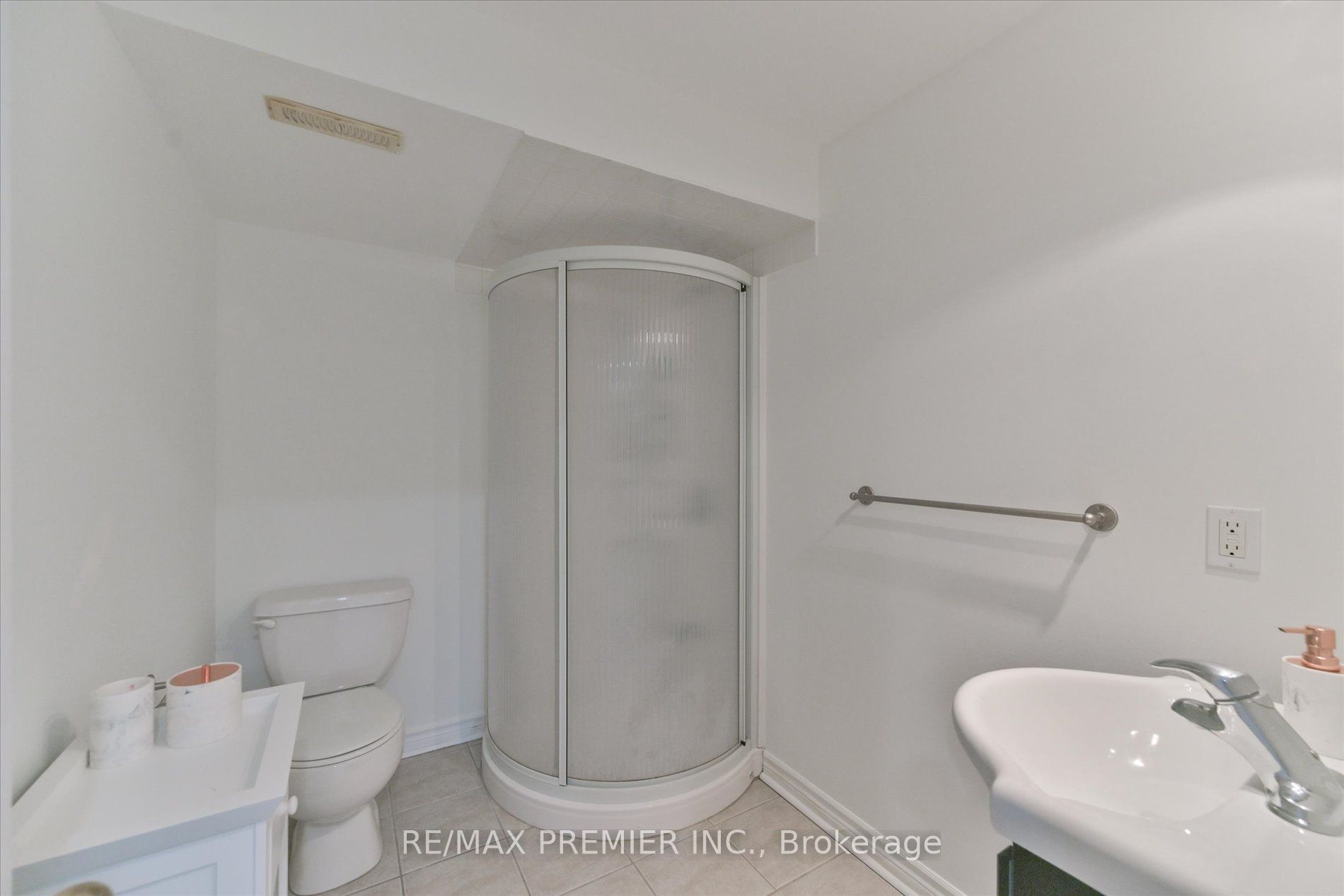 22 Lucerne Drive Property Photo 36