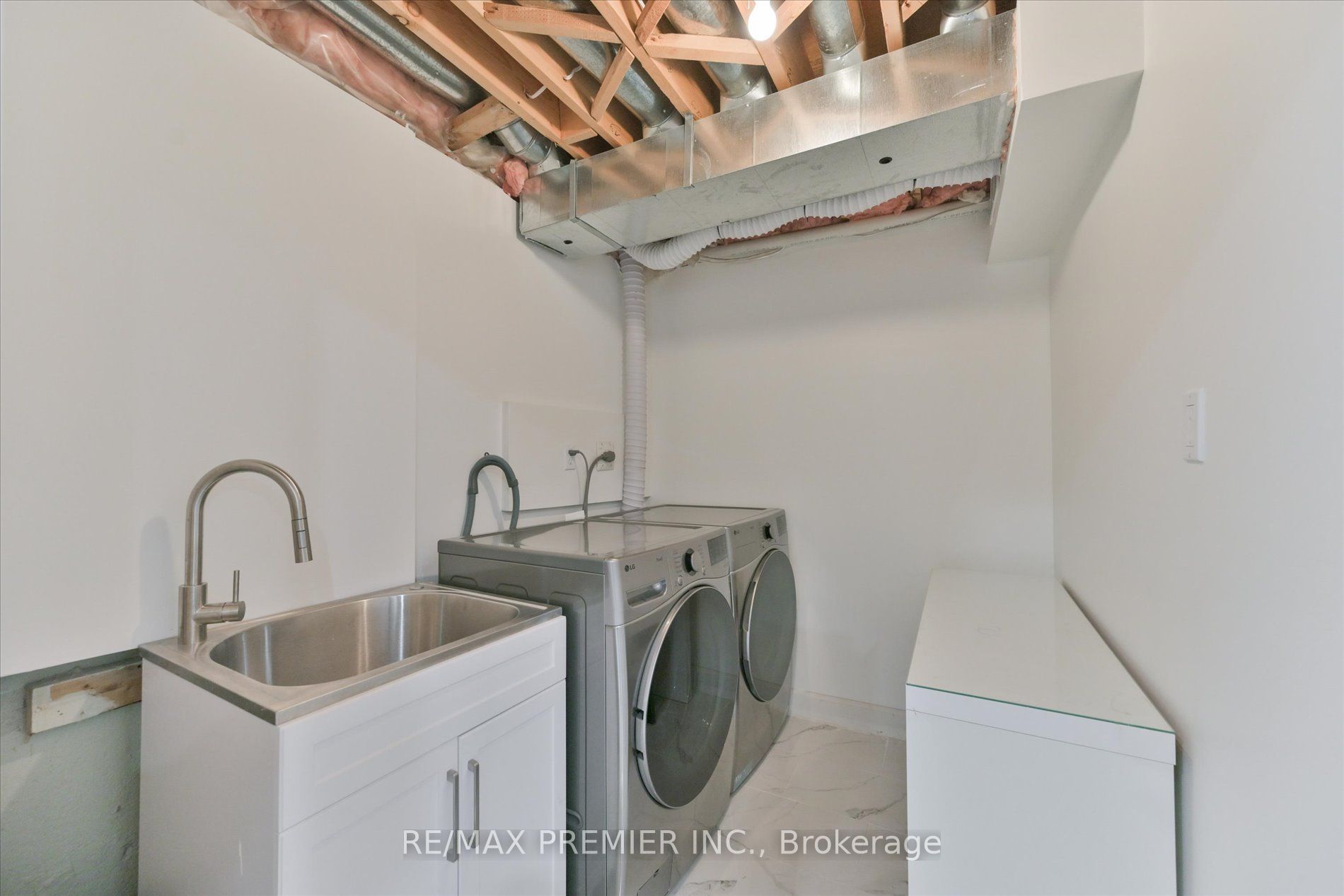 22 Lucerne Drive Property Photo 37