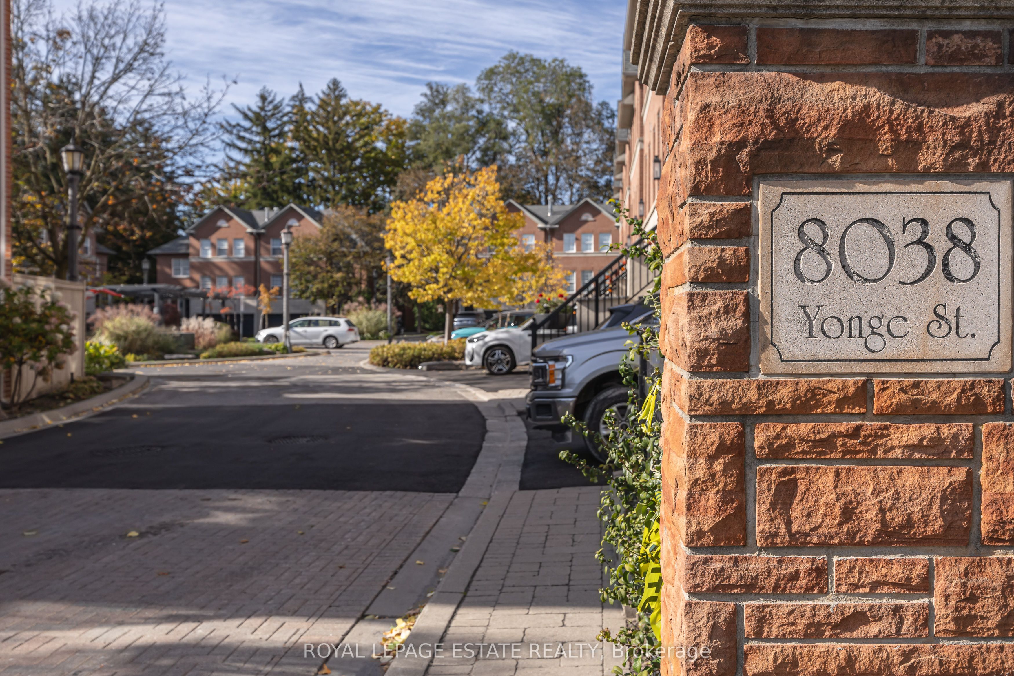 8038 Yonge Street 17 Property Photo 1