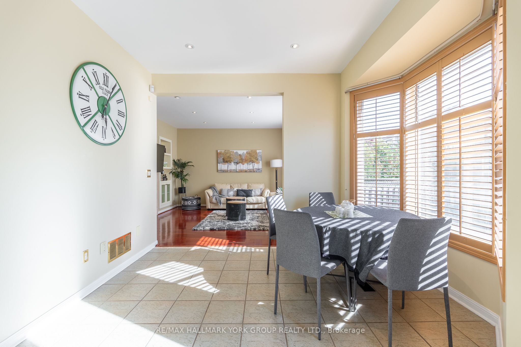 75 Winston Castle Drive Property Photo 11