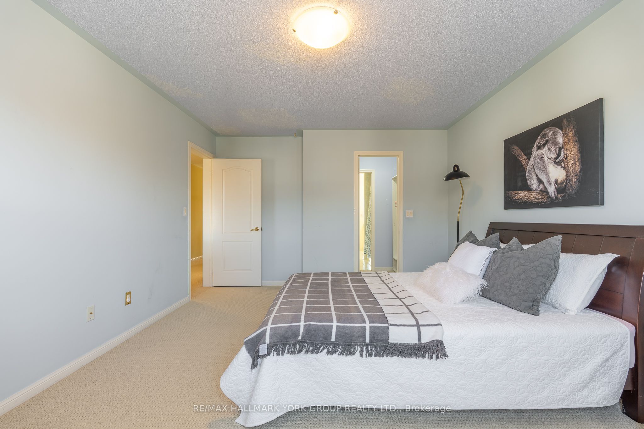 75 Winston Castle Drive Property Photo 28
