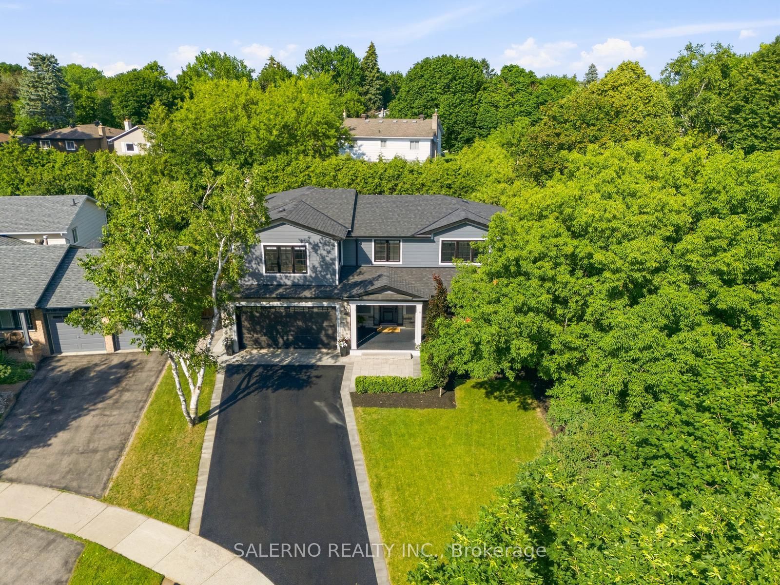 35 Sir Constantine Drive Property Photo 3