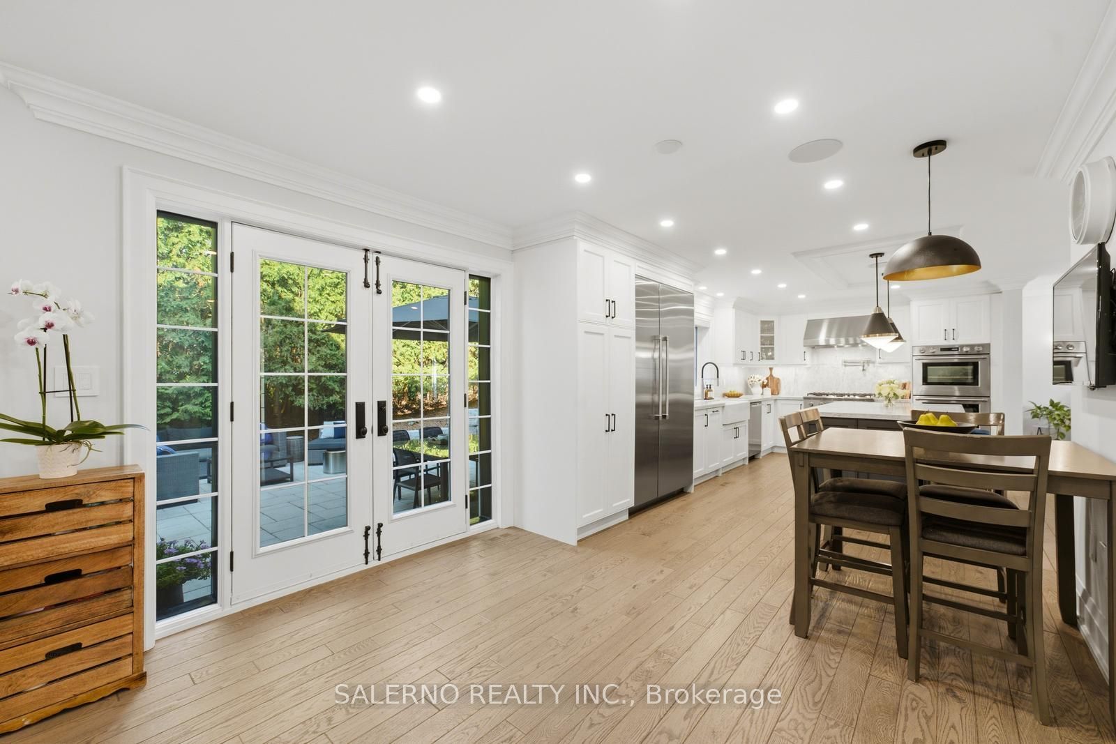 35 Sir Constantine Drive Property Photo 14