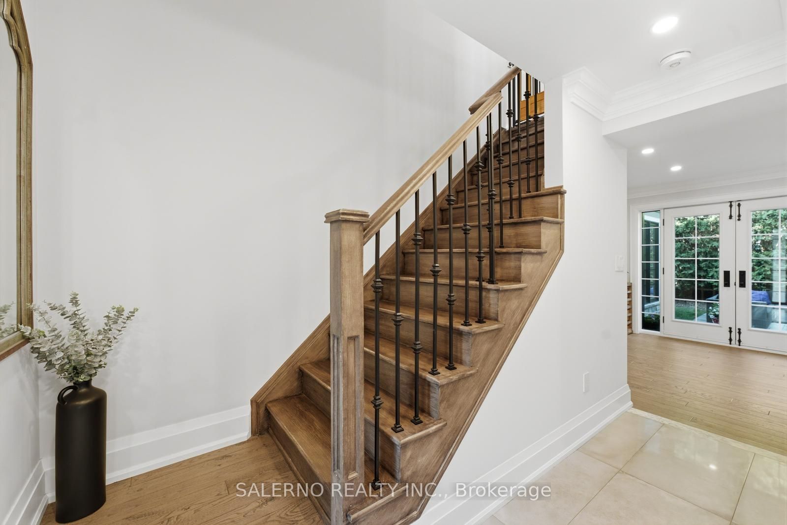 35 Sir Constantine Drive Property Photo 21