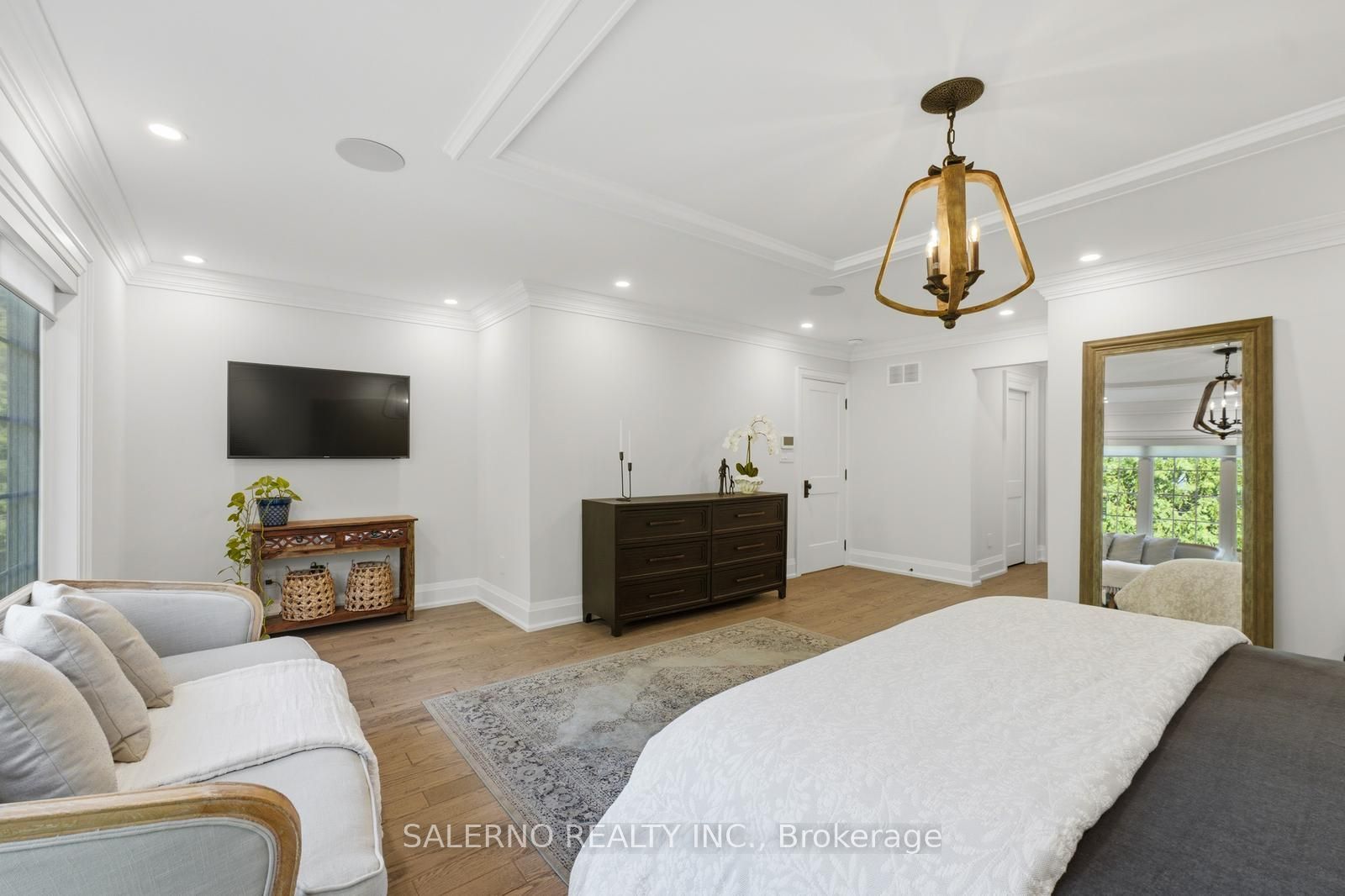 35 Sir Constantine Drive Property Photo 23