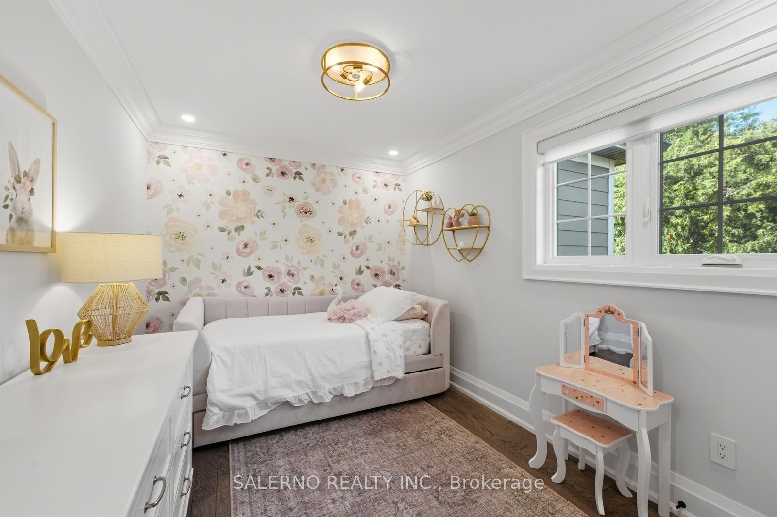 35 Sir Constantine Drive Property Photo 26