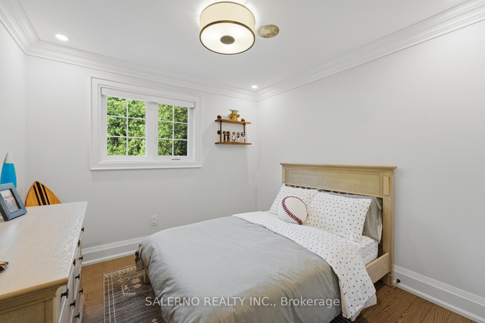 35 Sir Constantine Drive Property Photo 27
