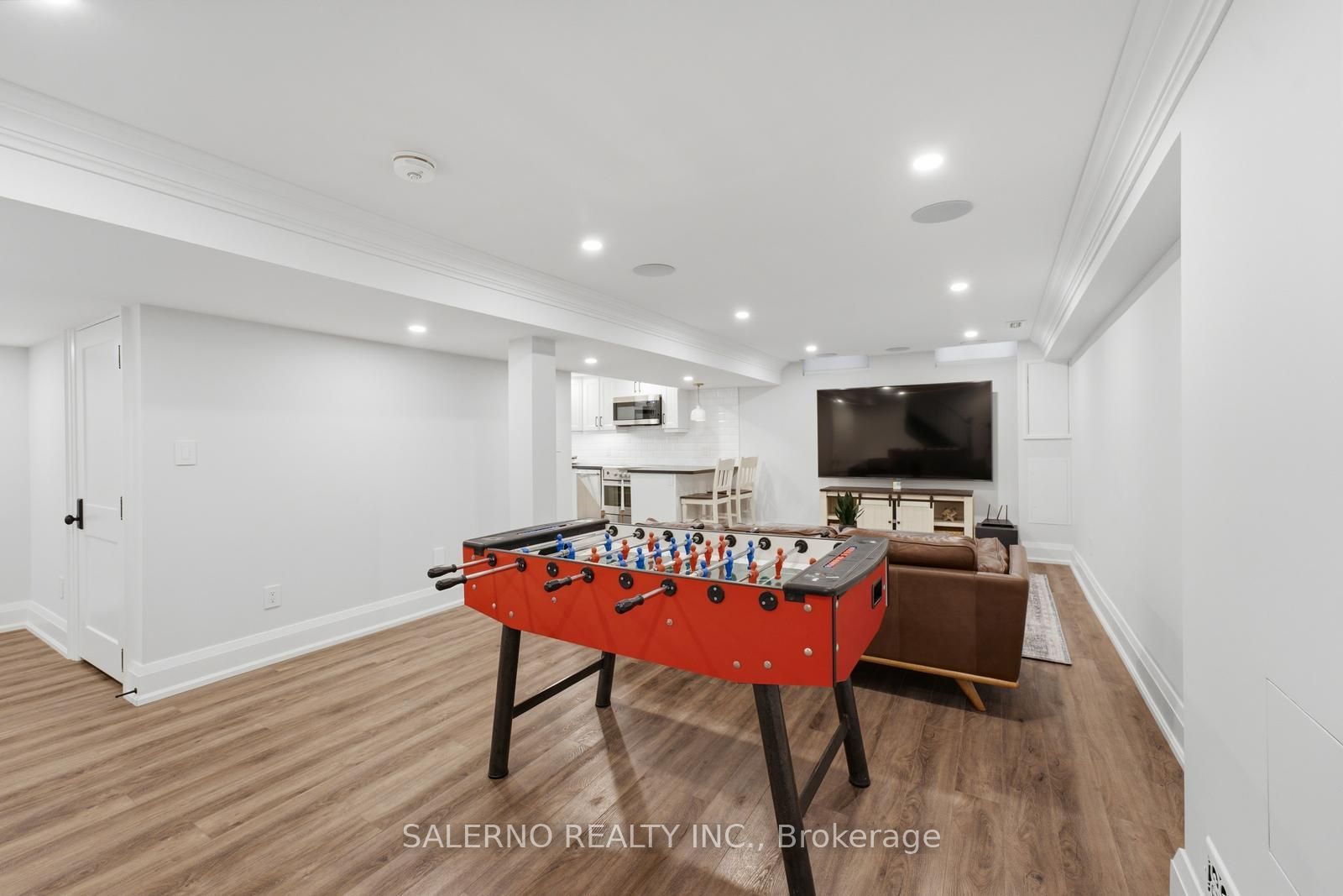 35 Sir Constantine Drive Property Photo 32