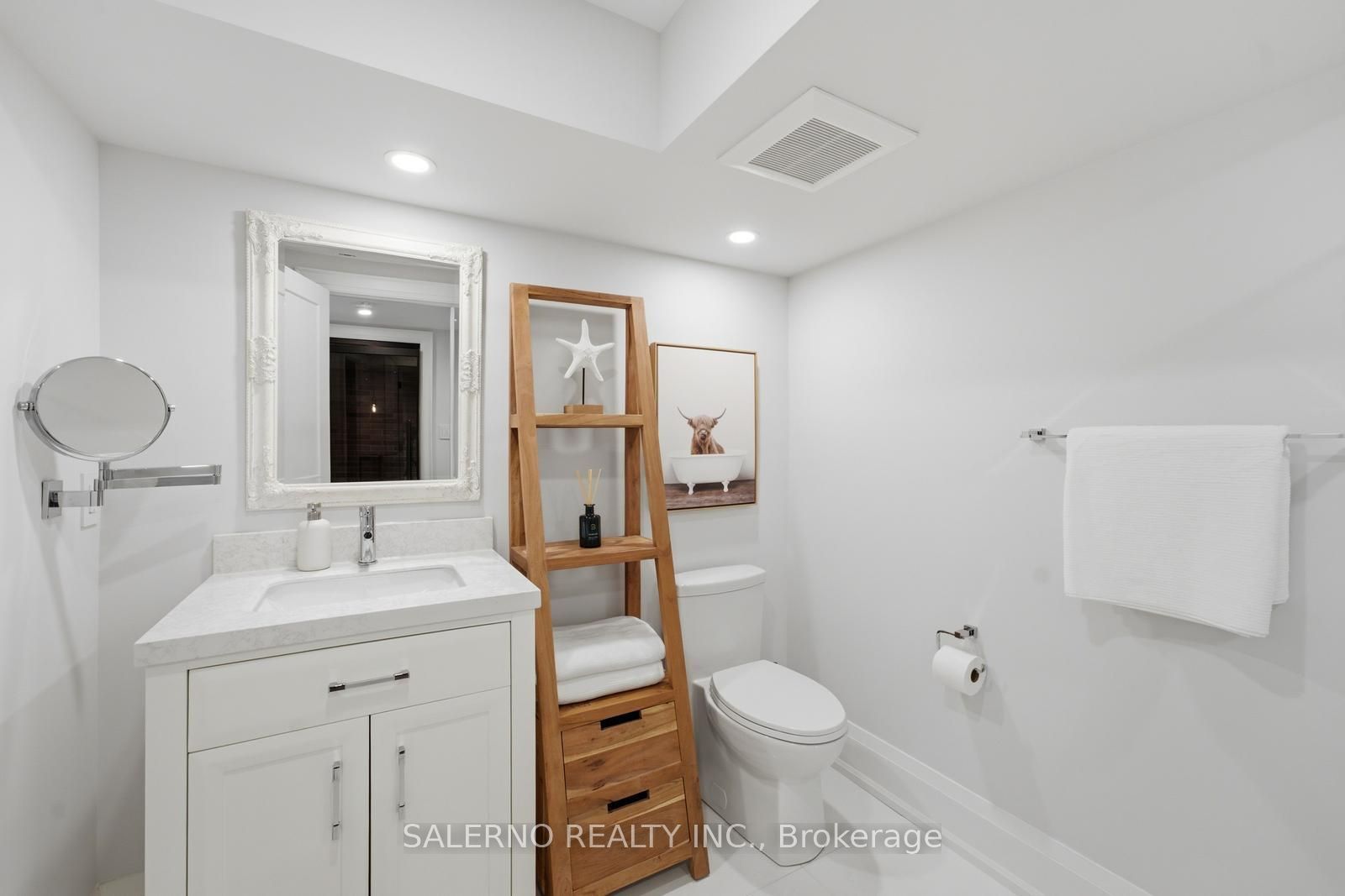 35 Sir Constantine Drive Property Photo 40