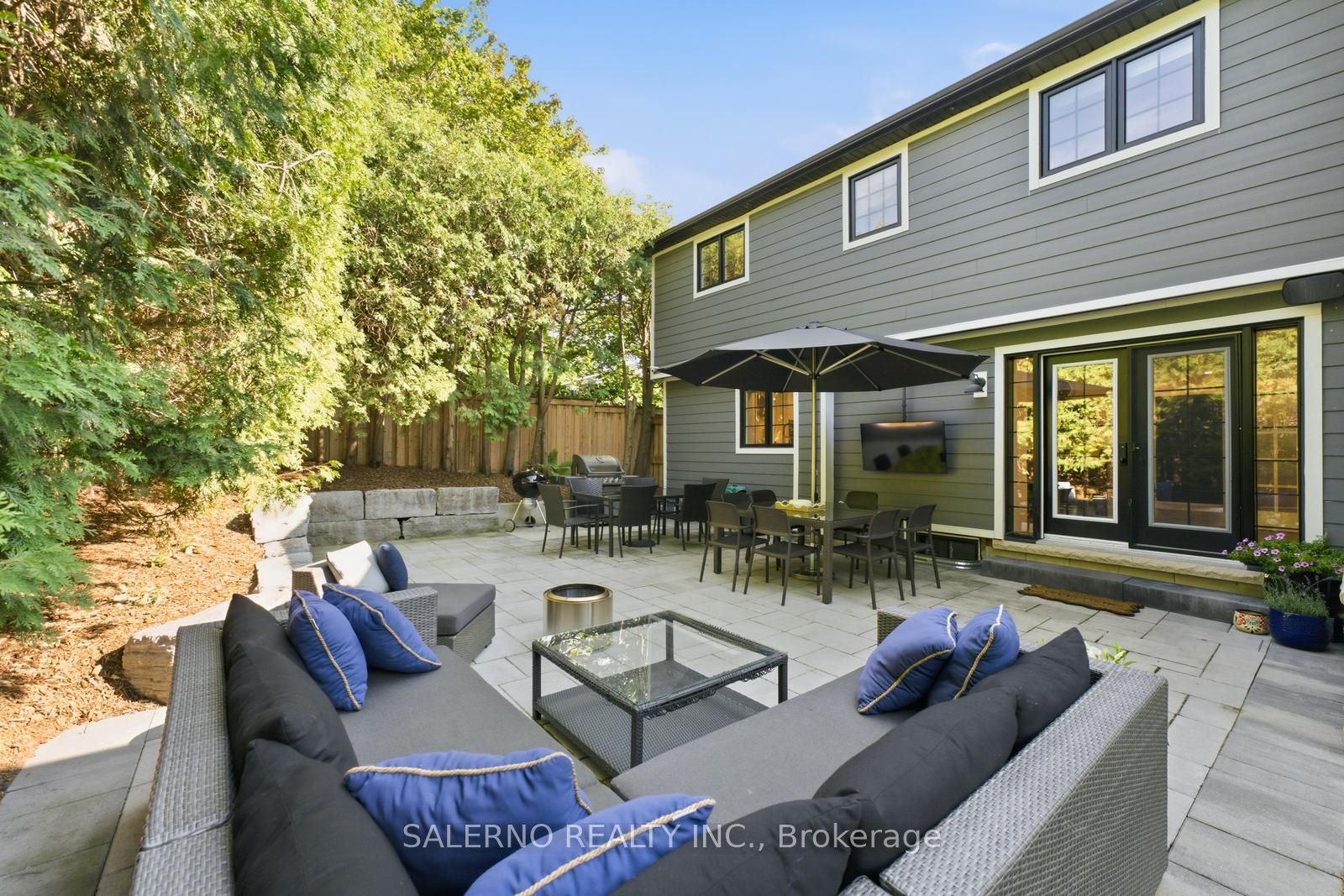35 Sir Constantine Drive Property Photo 42
