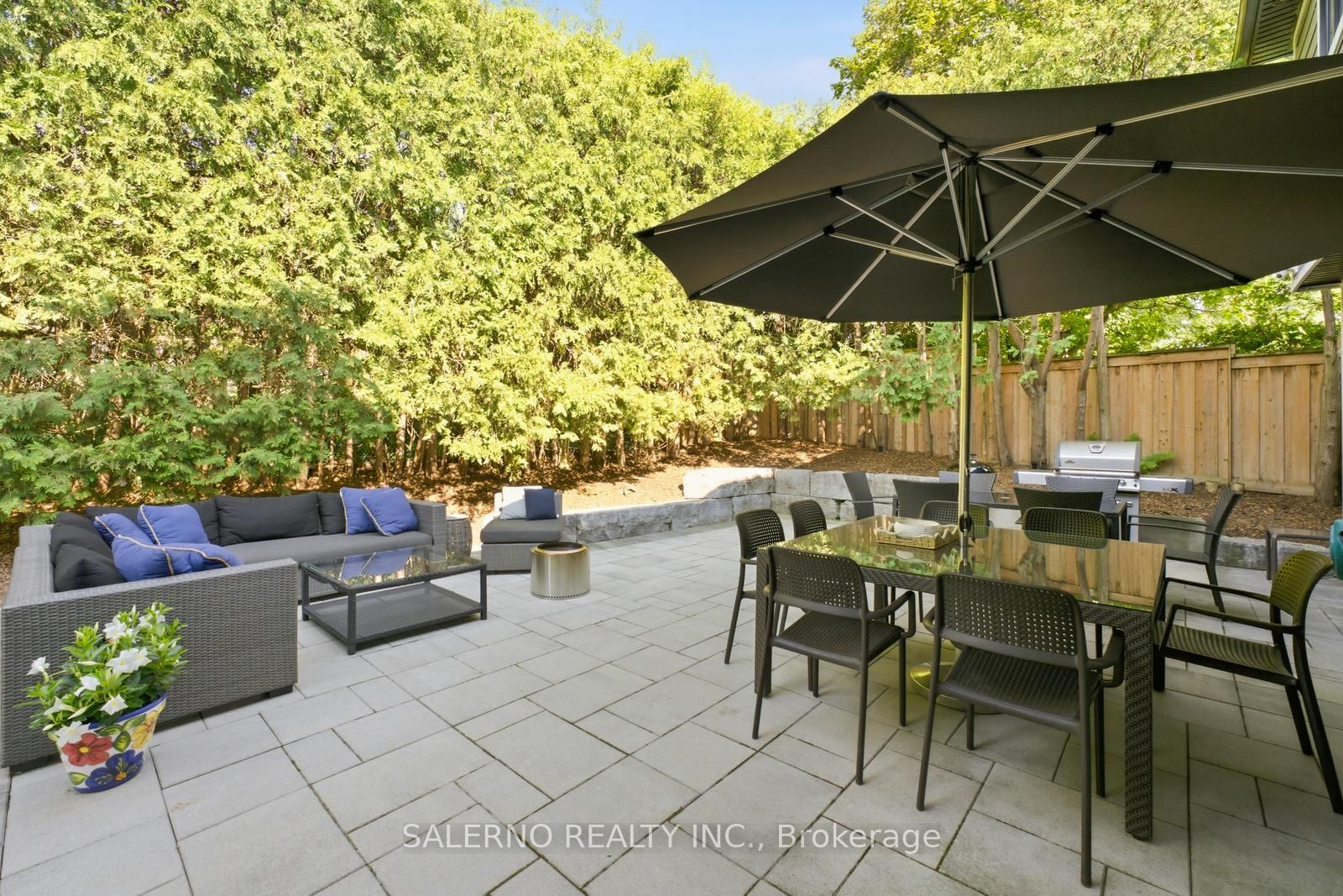 35 Sir Constantine Drive Property Photo 43