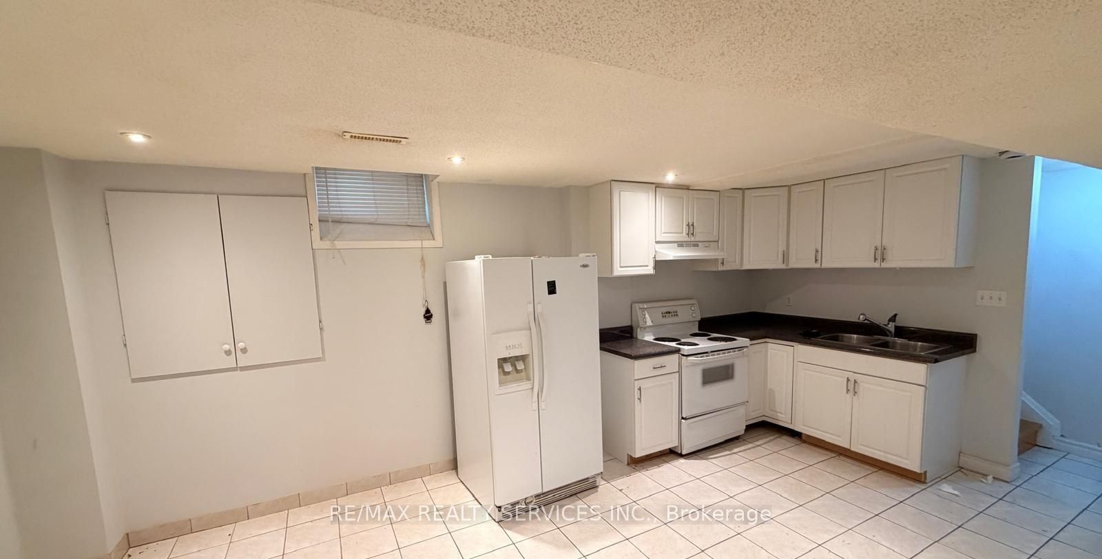 36 Windward Crescent Basement Property Photo 2