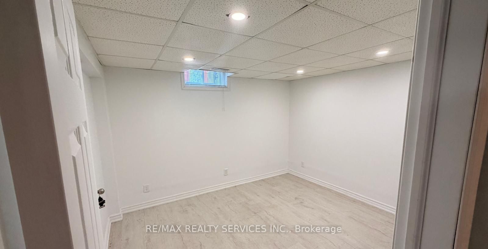36 Windward Crescent Basement Property Photo 3