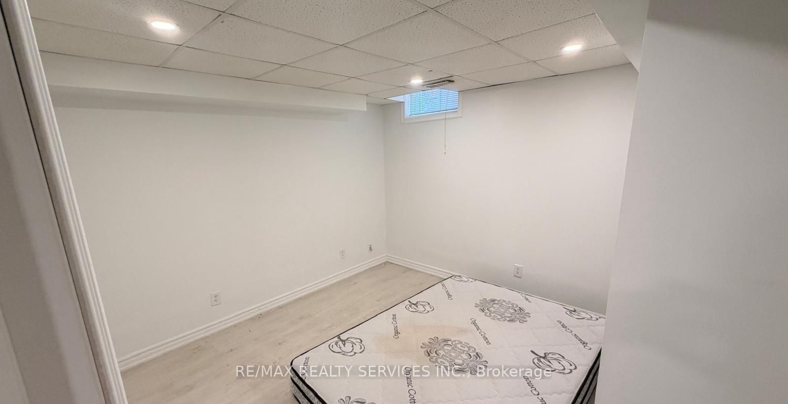36 Windward Crescent Basement Property Photo 4