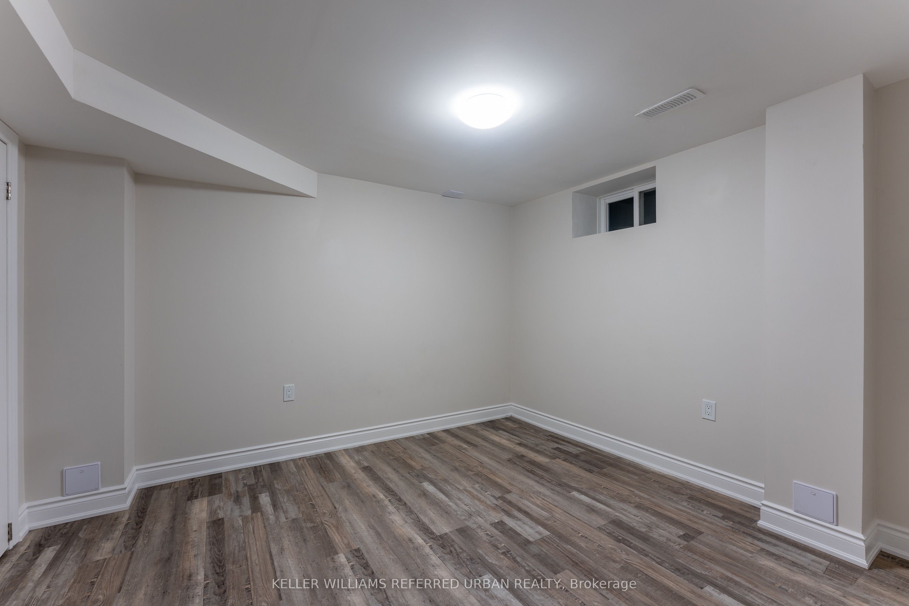 230 Waterside Crescent Property Photo 8