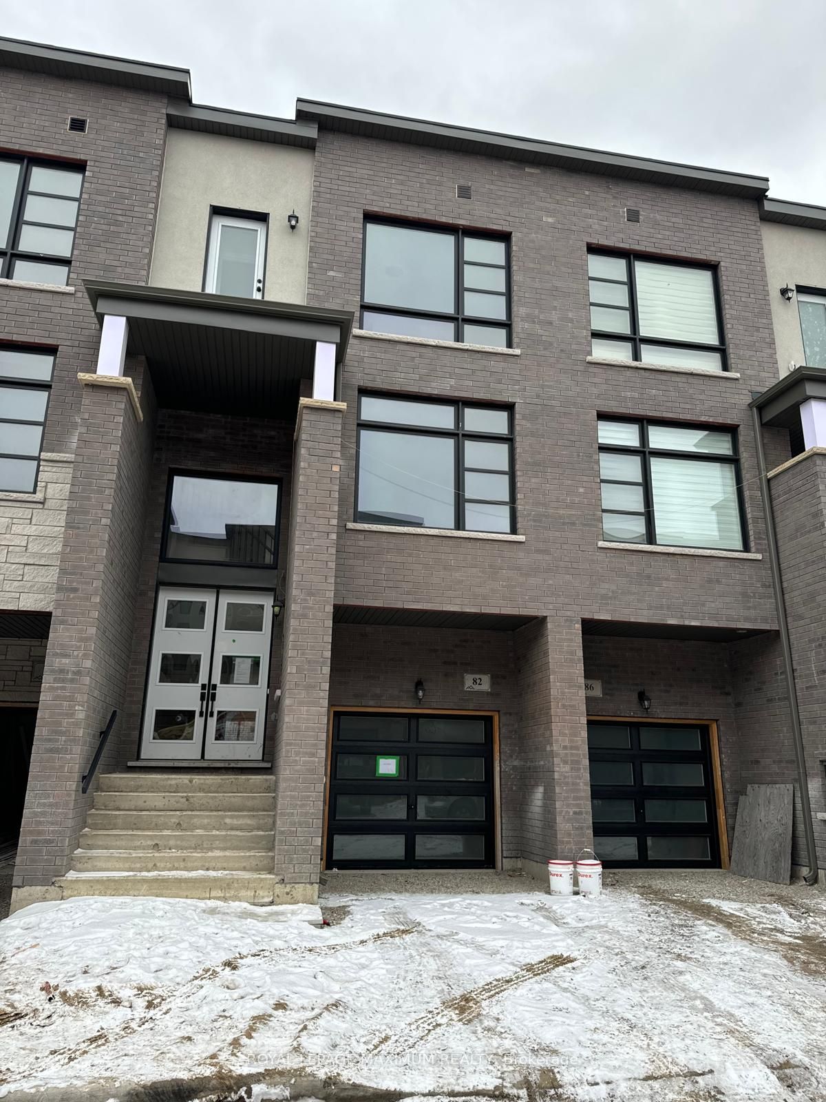 82 Paradox Street Property Photo 2