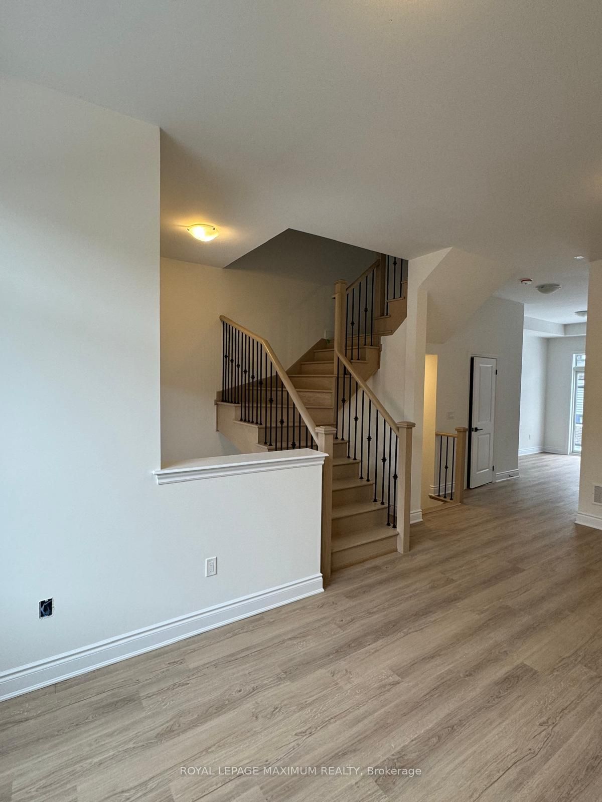 82 Paradox Street Property Photo 5