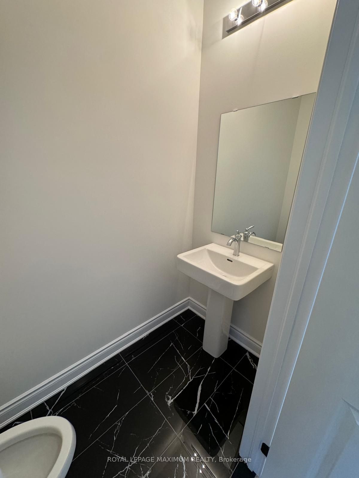 82 Paradox Street Property Photo 10