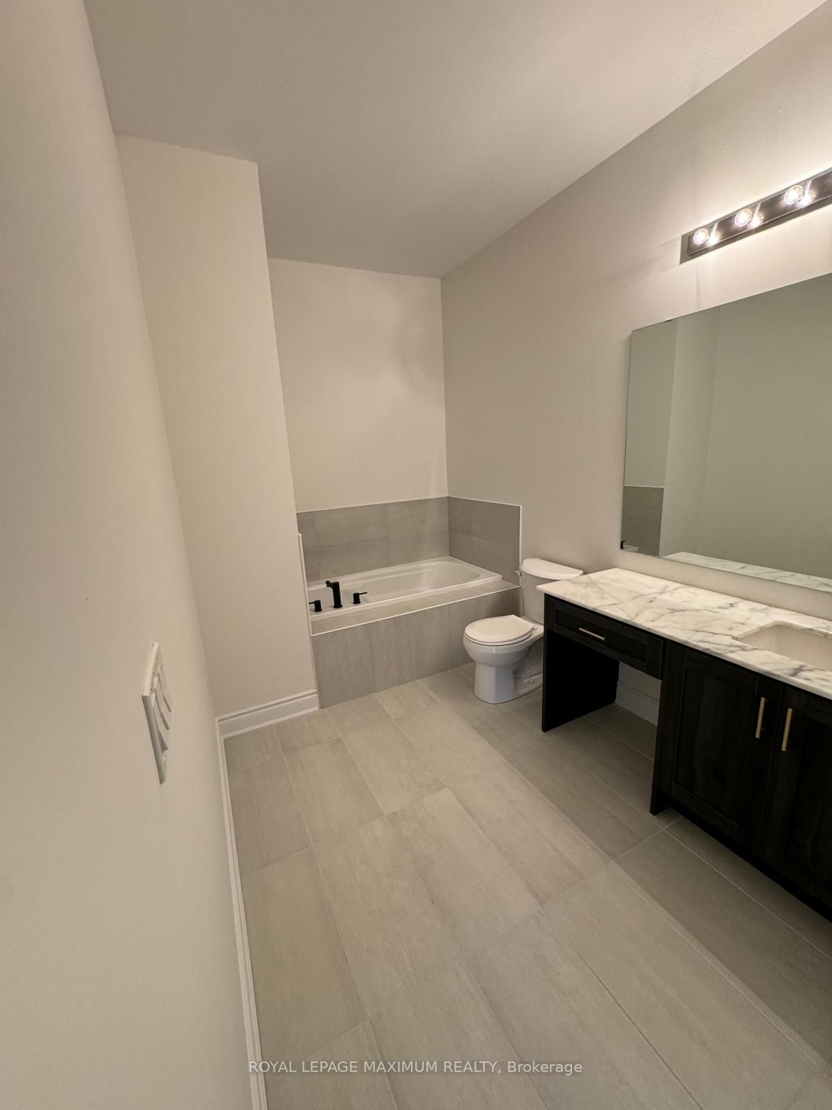 82 Paradox Street Property Photo 19