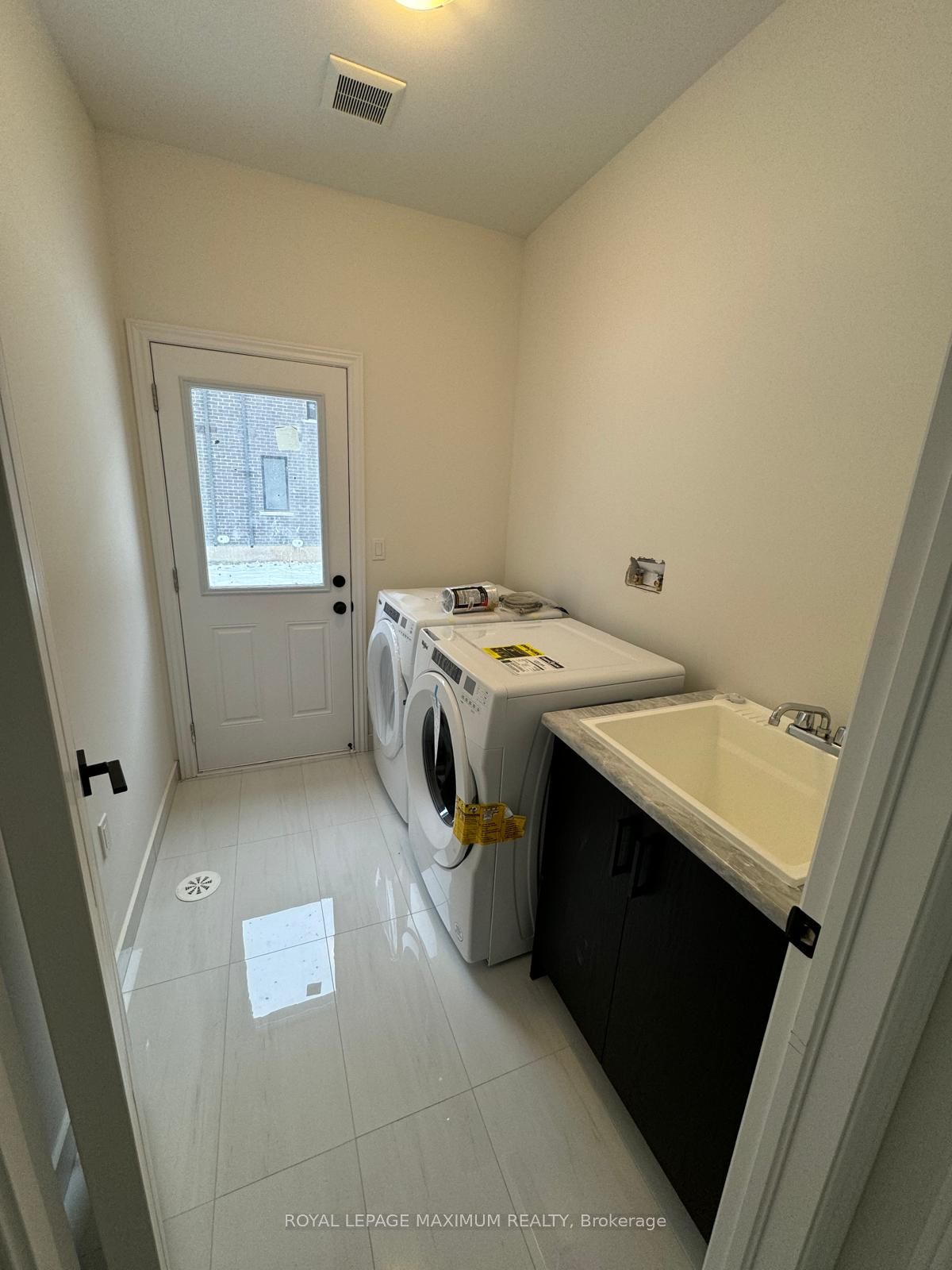 82 Paradox Street Property Photo 20