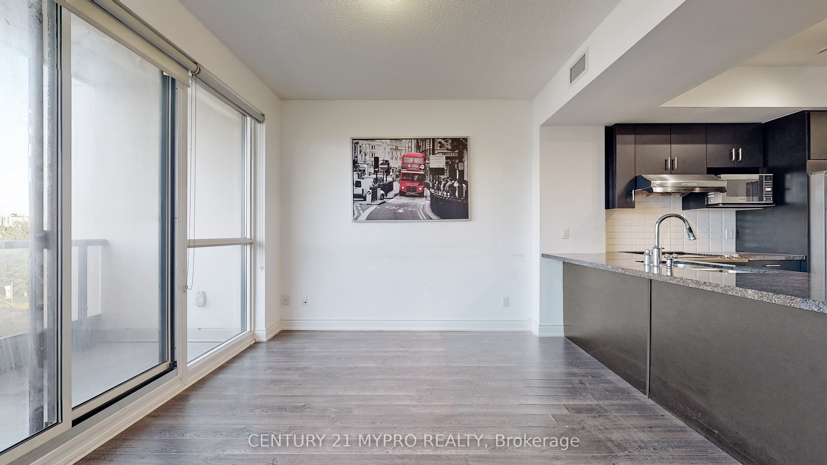 38 Cedarland Drive 705 Property Photo 5