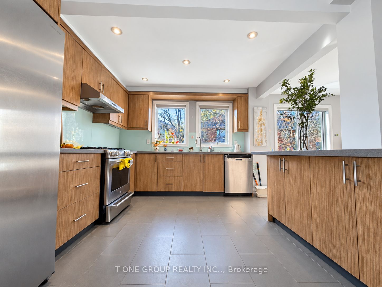 125 Weldrick Road W 9 Property Photo 3