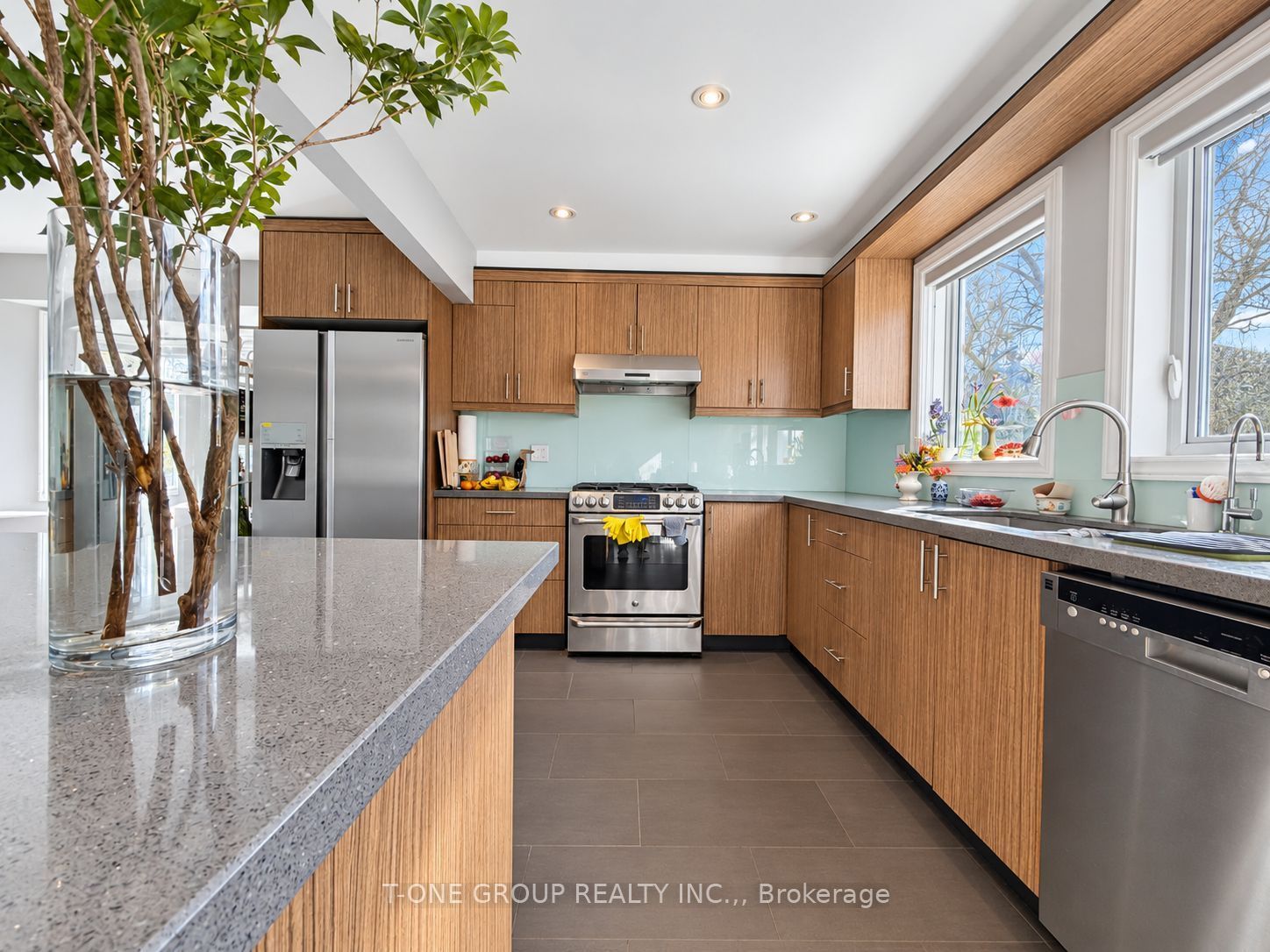 125 Weldrick Road W 9 Property Photo 4