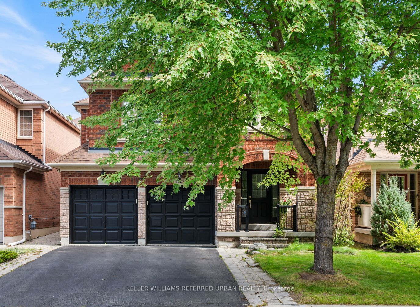 1002 Oaktree Crescent Property Photo 1