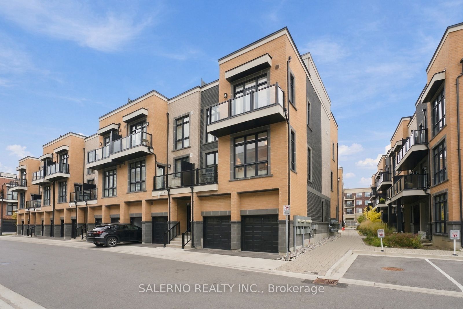 8 Sayers Lane Th 7 Property Photo 1