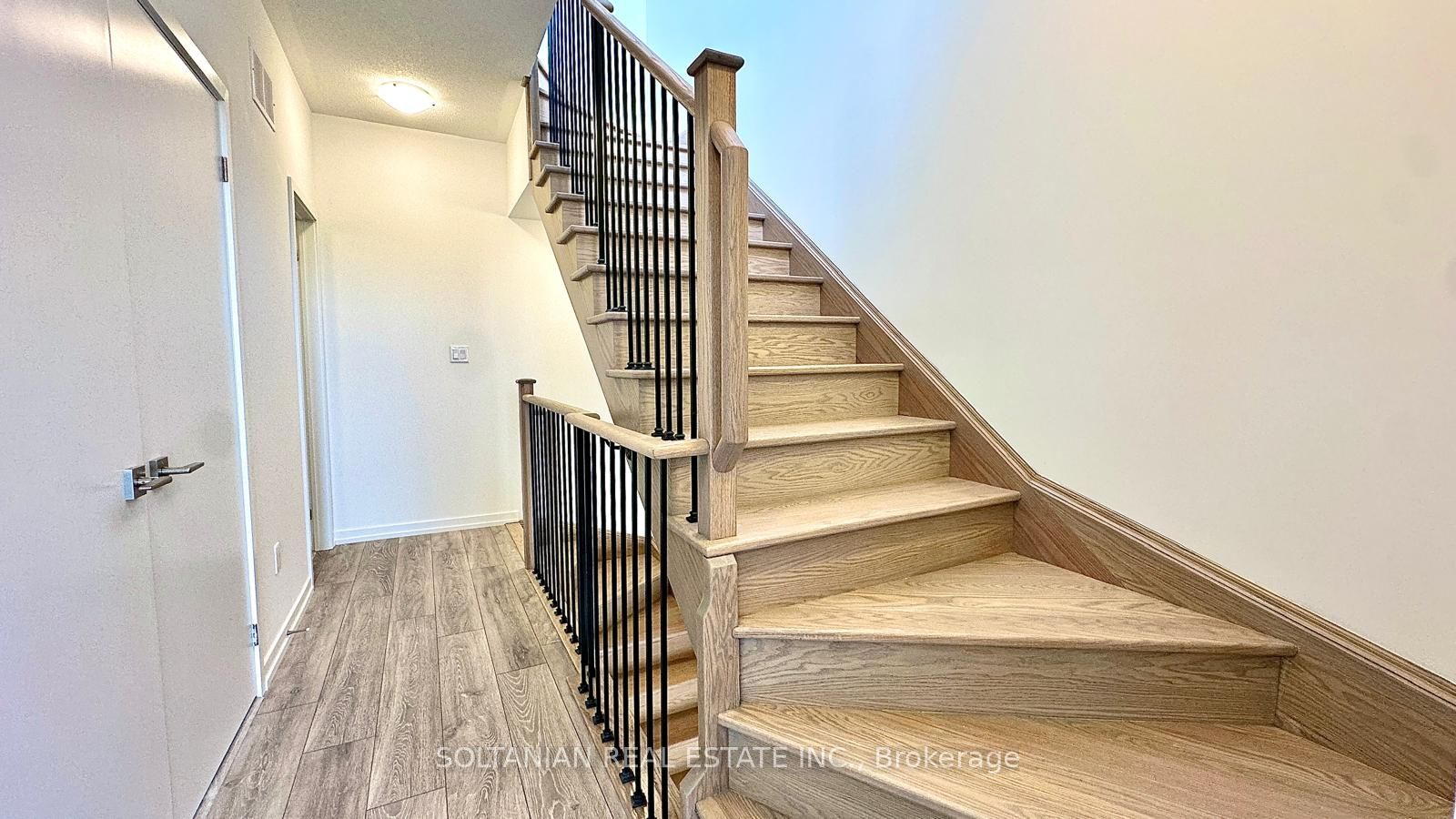 20 Lytham Green Circle 8 Property Photo 25