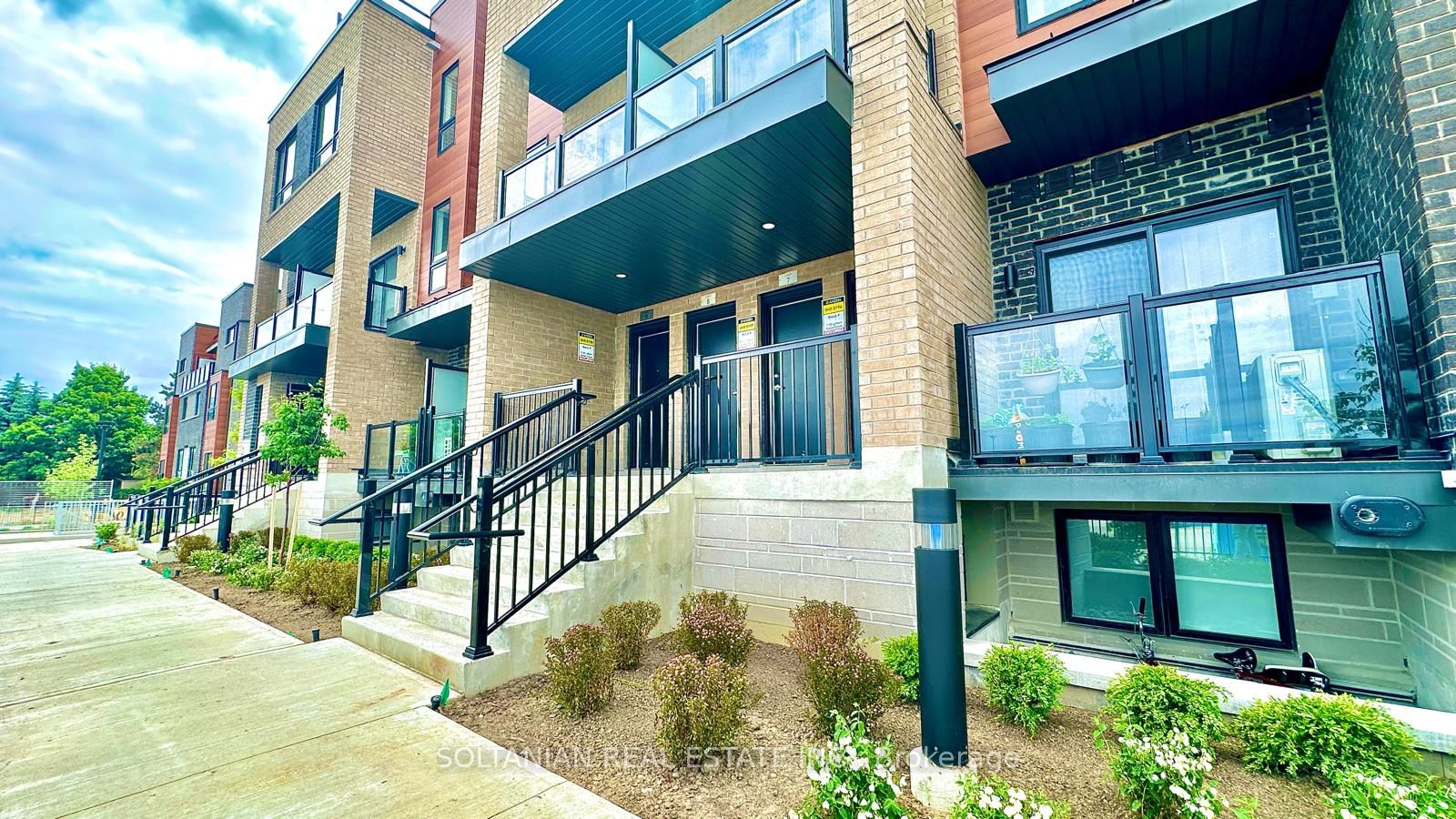 20 Lytham Green Circle 8 Property Photo 41